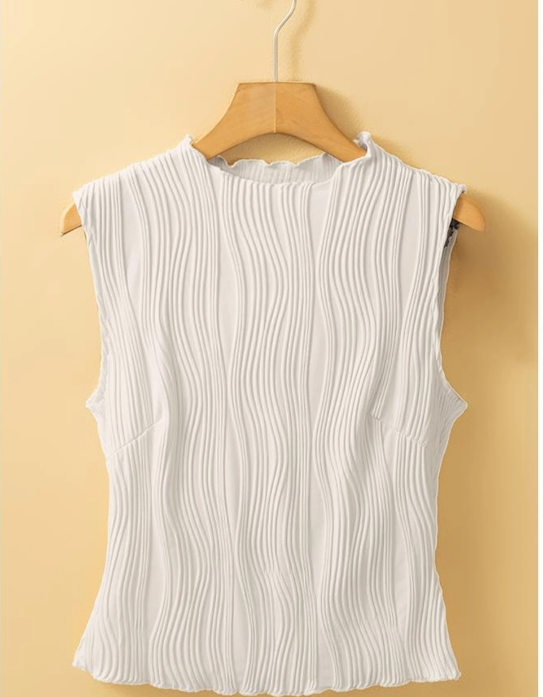 White Solid Color Wavy Textured Round Neck Tank Top