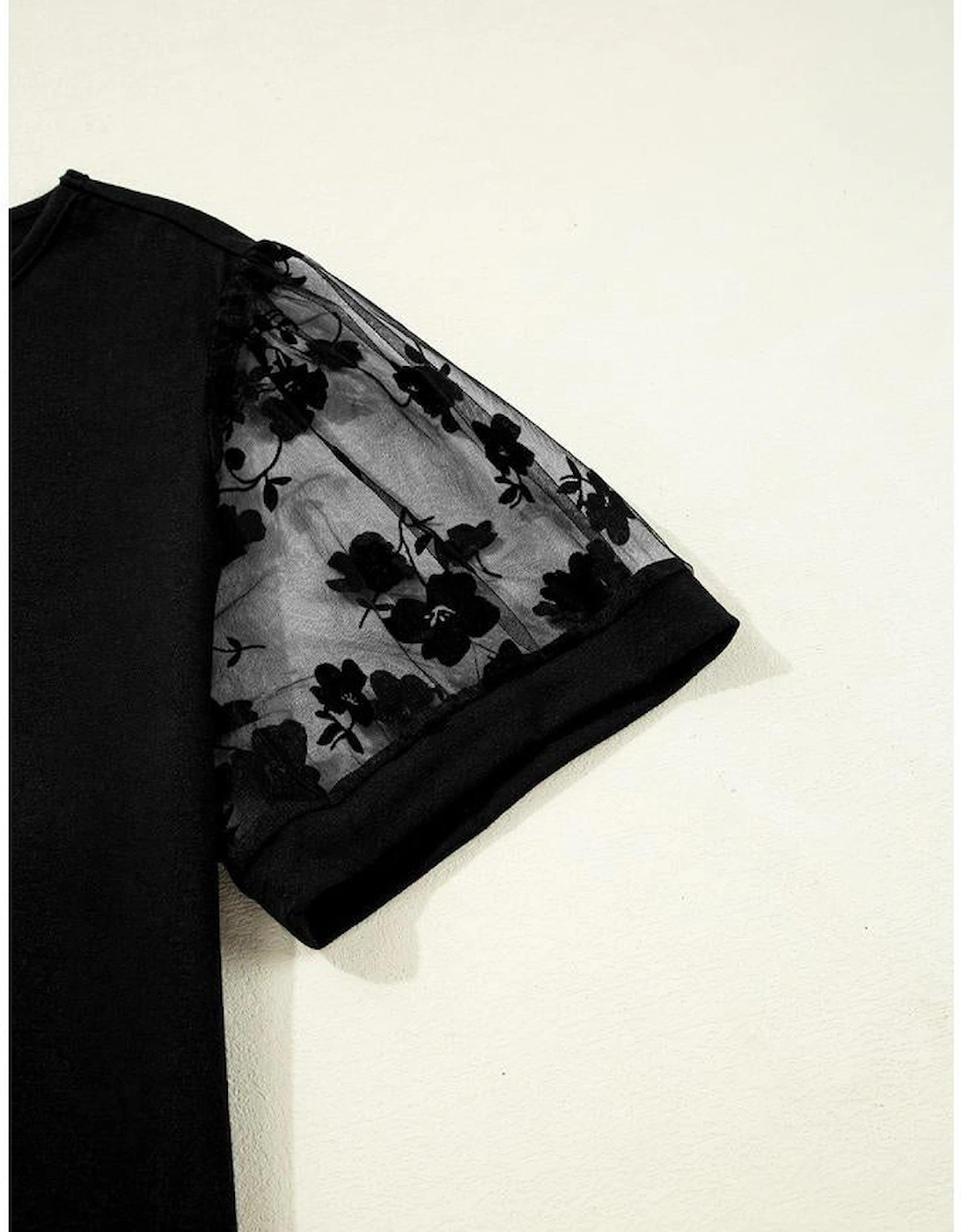Black Floral Mesh Patchwork Loose V Neck Plus Size T Shirt
