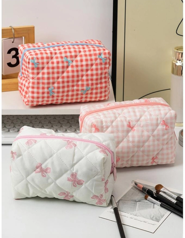 White Sweet Bow Knot Print Quilted Zipper Cosmetic Bag