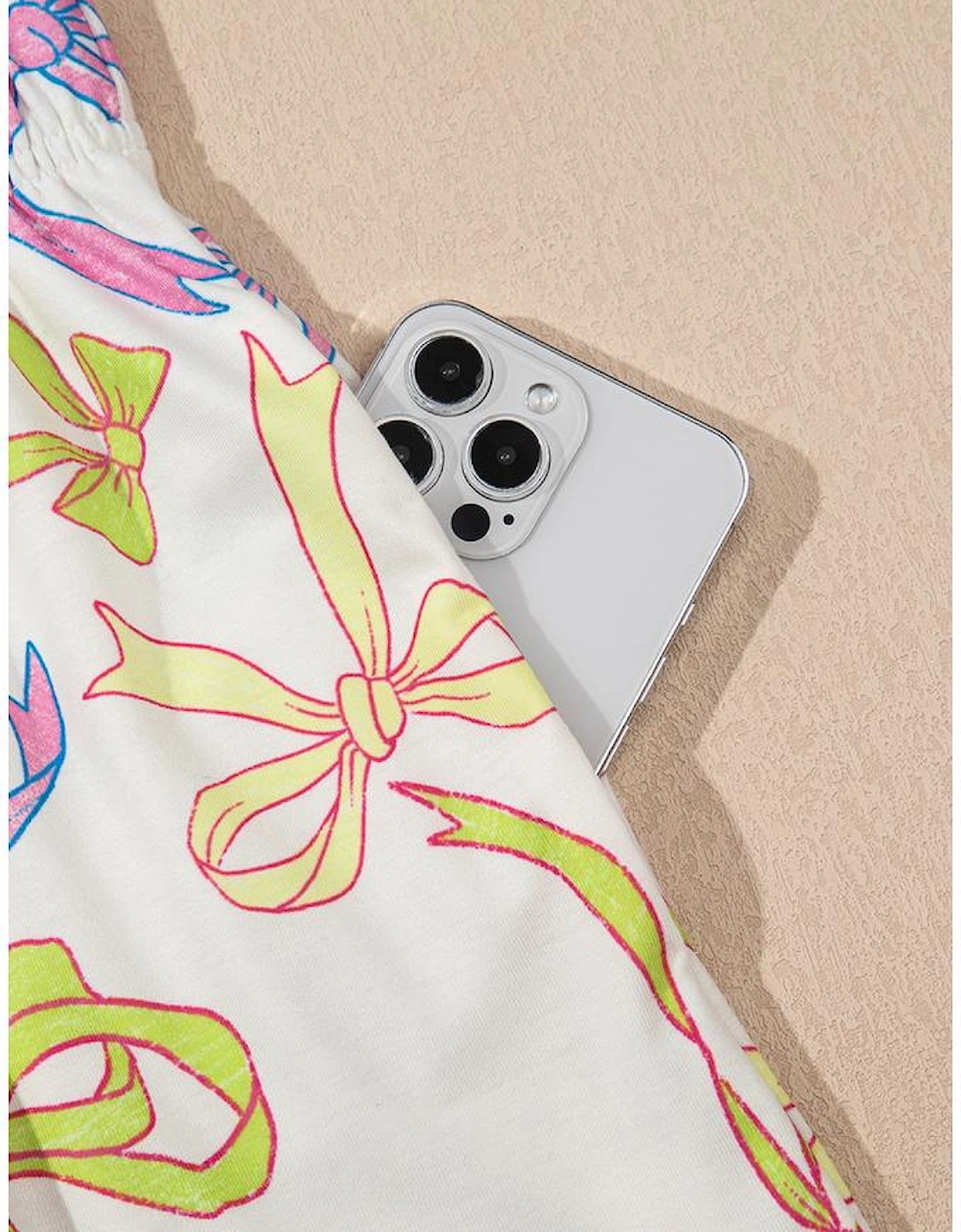 White Cheerful Bow Print Elastic Pull On Casual Shorts