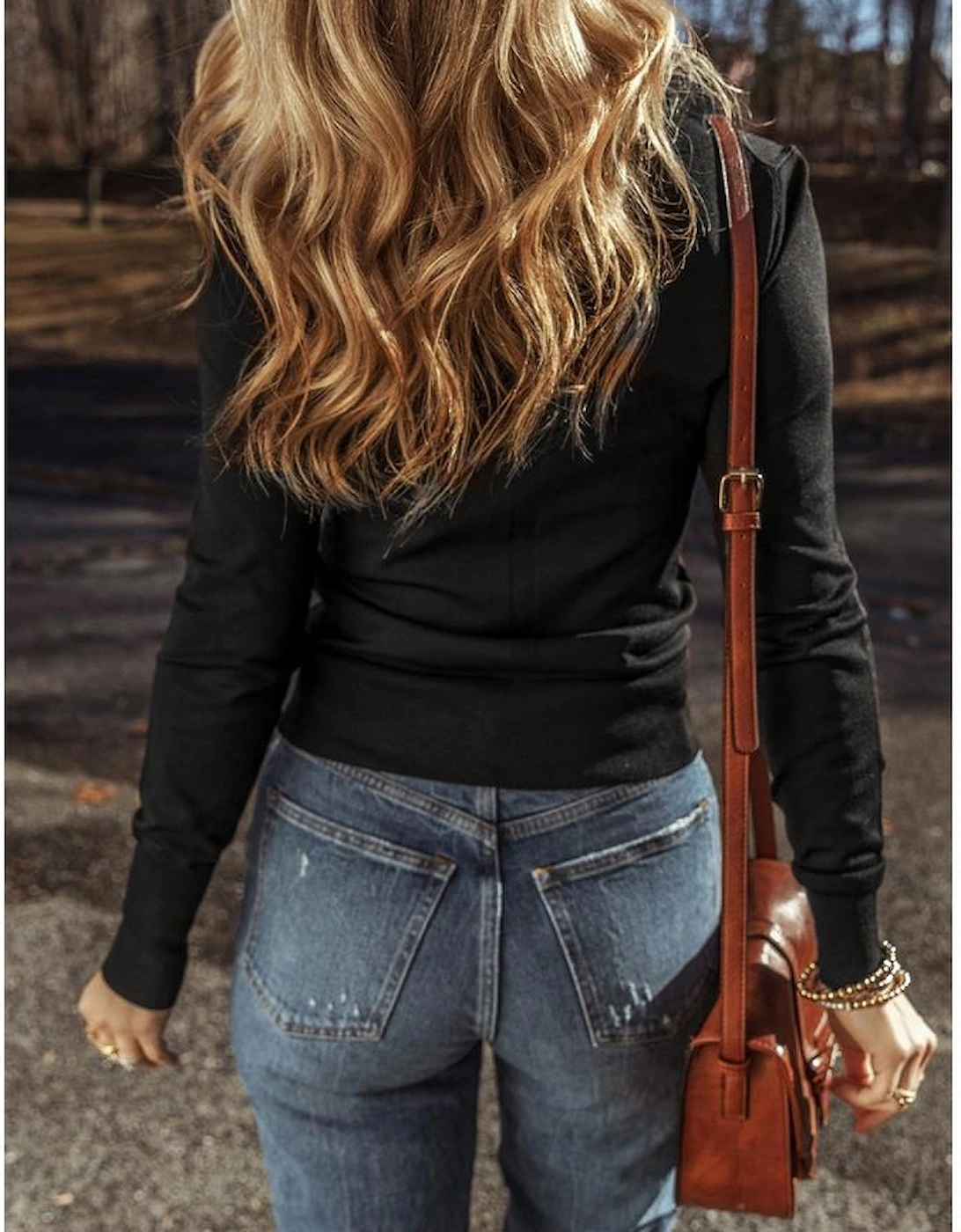 Black Solid Color Slim Fit Lightweight Crew Neck Sweater