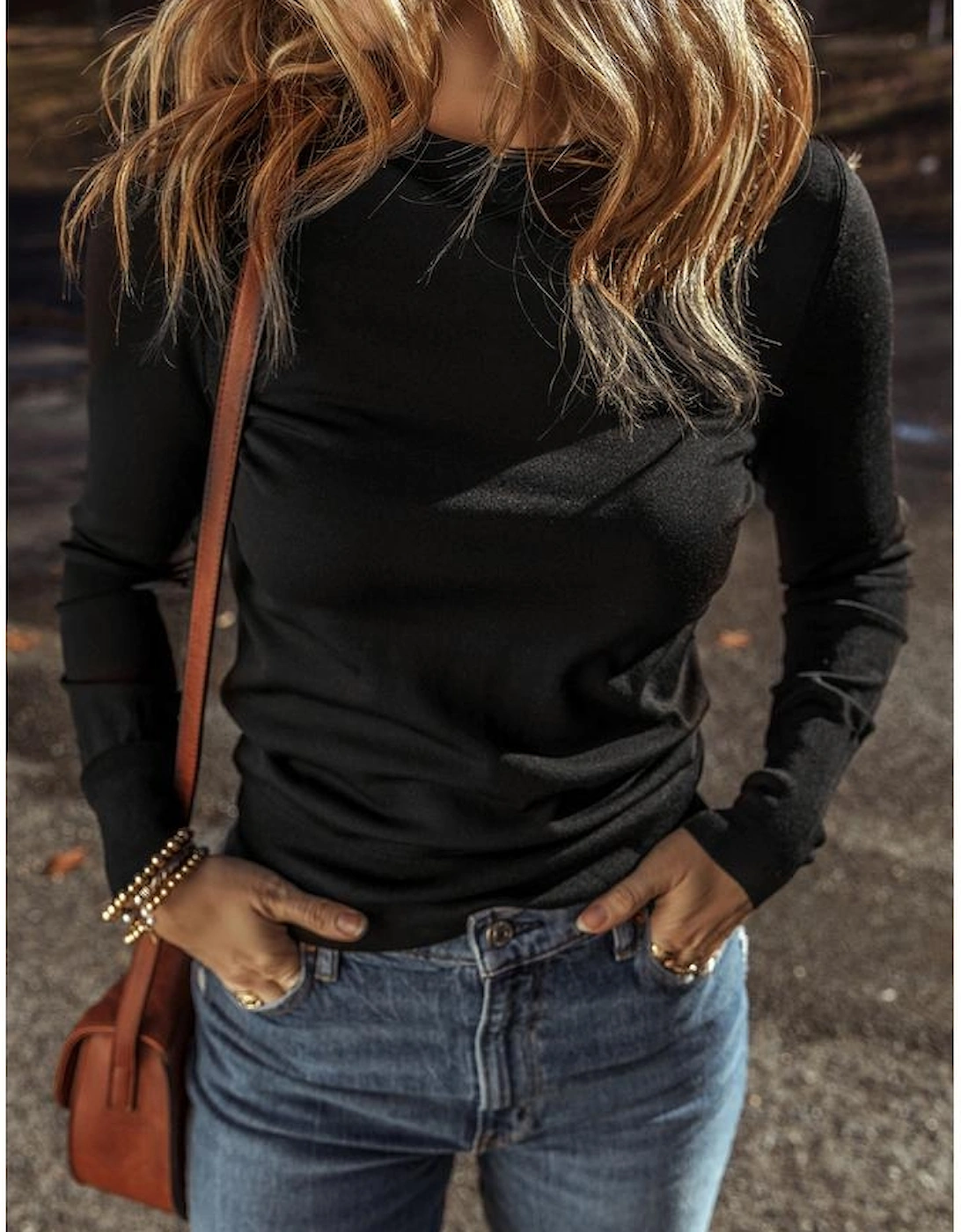 Black Solid Color Slim Fit Lightweight Crew Neck Sweater