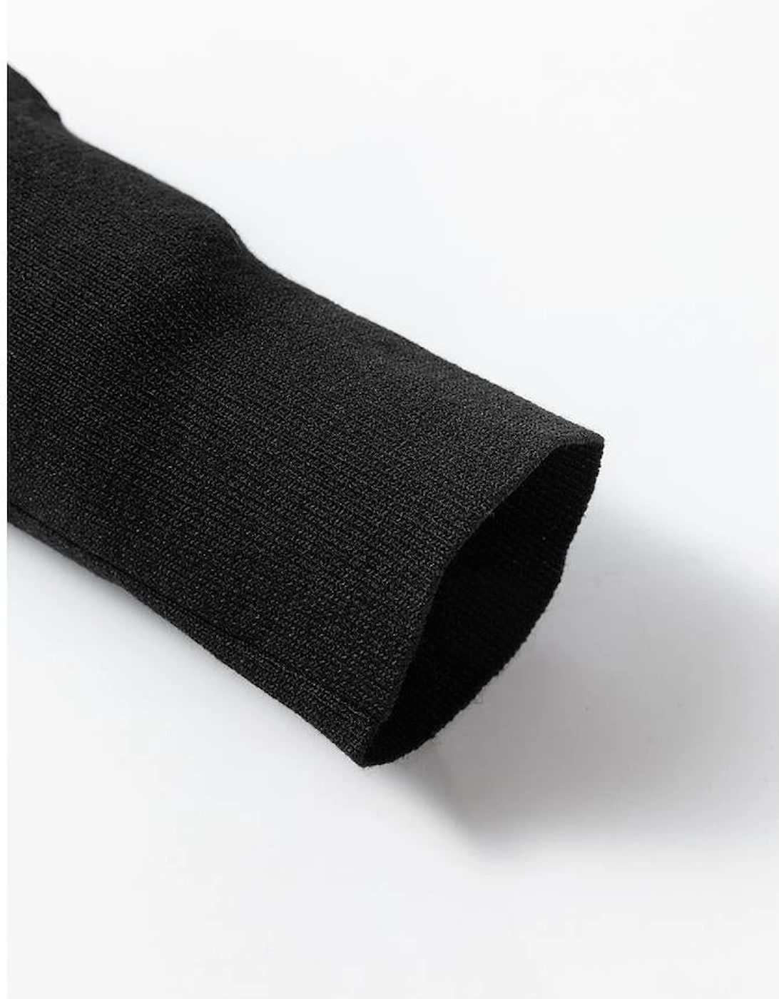 Black Solid Color Slim Fit Lightweight Crew Neck Sweater