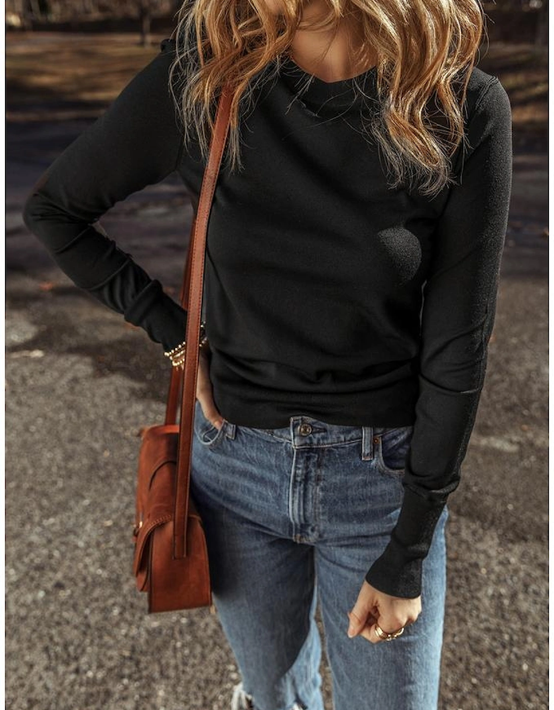 Black Solid Color Slim Fit Lightweight Crew Neck Sweater