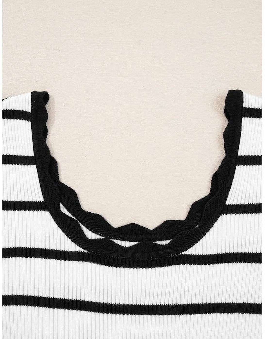Black white Scalloped Trim U Neck Striped Ribbed Slim Sweater