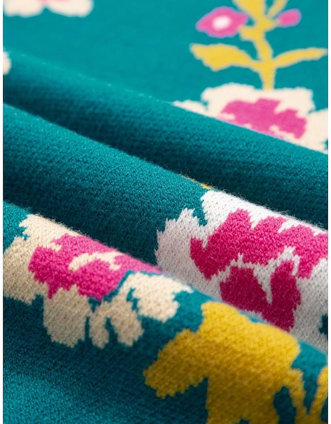 Blue Flower Pattern Mock Neck Short Sleeve Knitted T Shirt