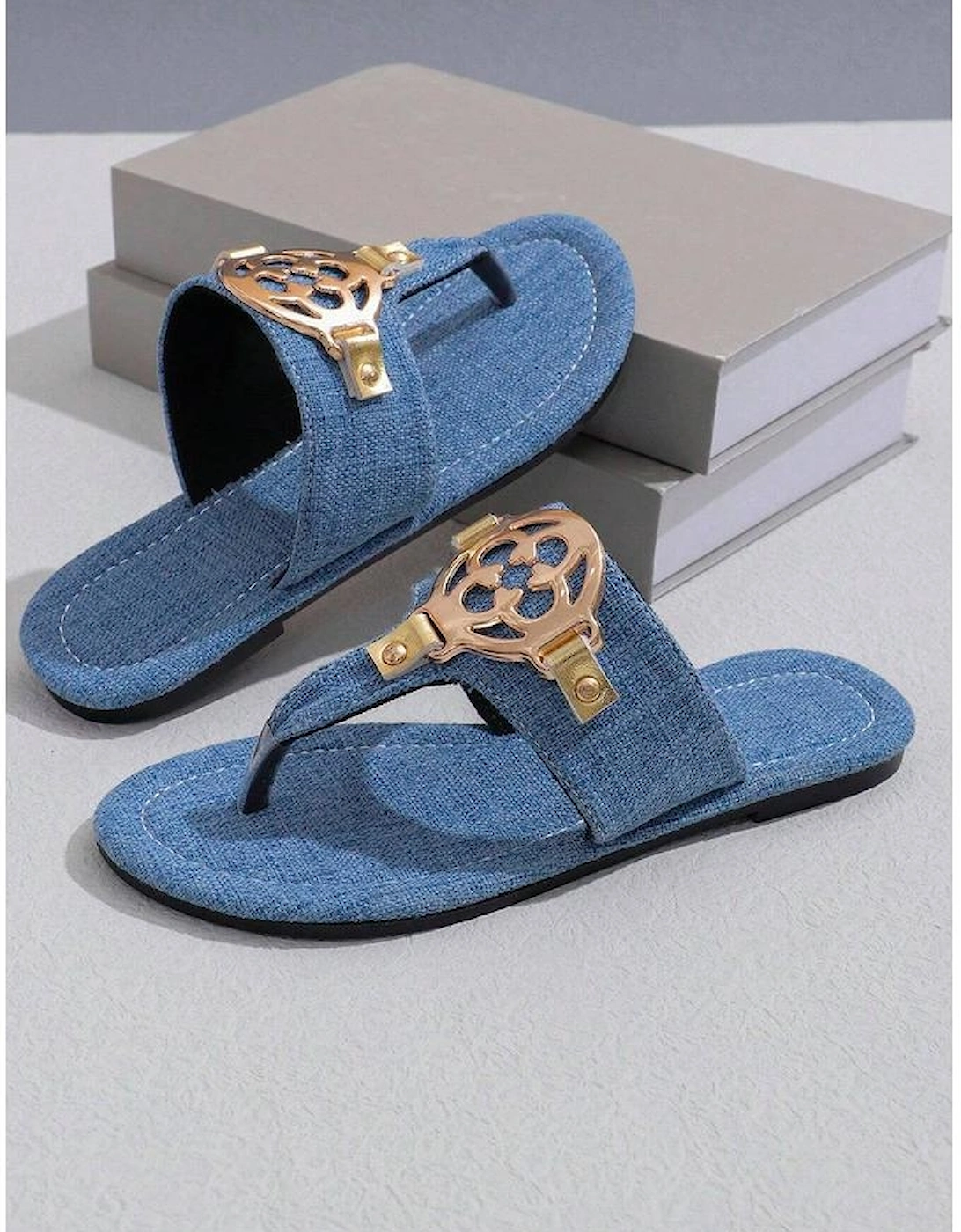 Azura Exchange Dusk Blue Metal Decor Leather Thong Slippers