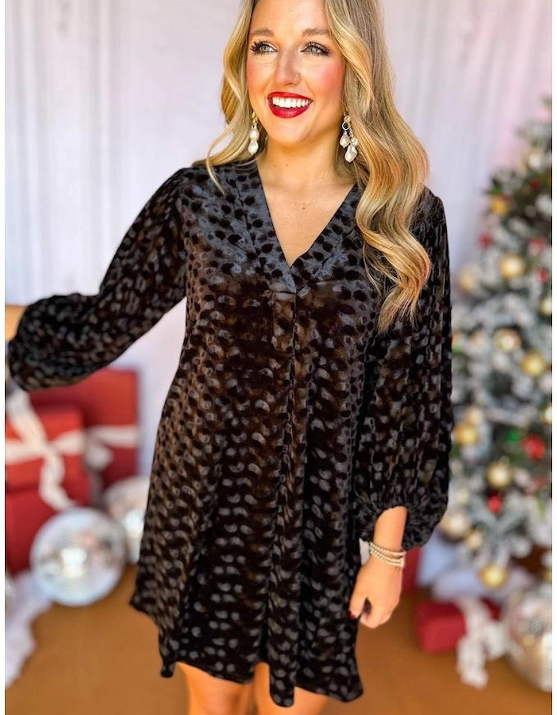 Black Textured V Neck Balloon Sleeve Velvet Mini Dress