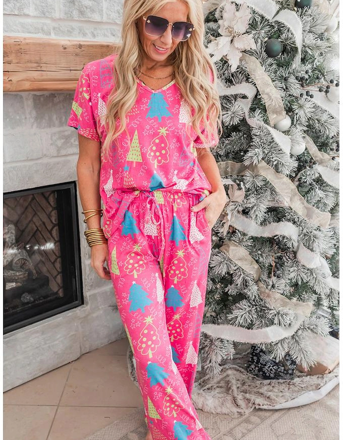 Rose Christmas Tree Print V Neck Tee and Pants Lounge Set