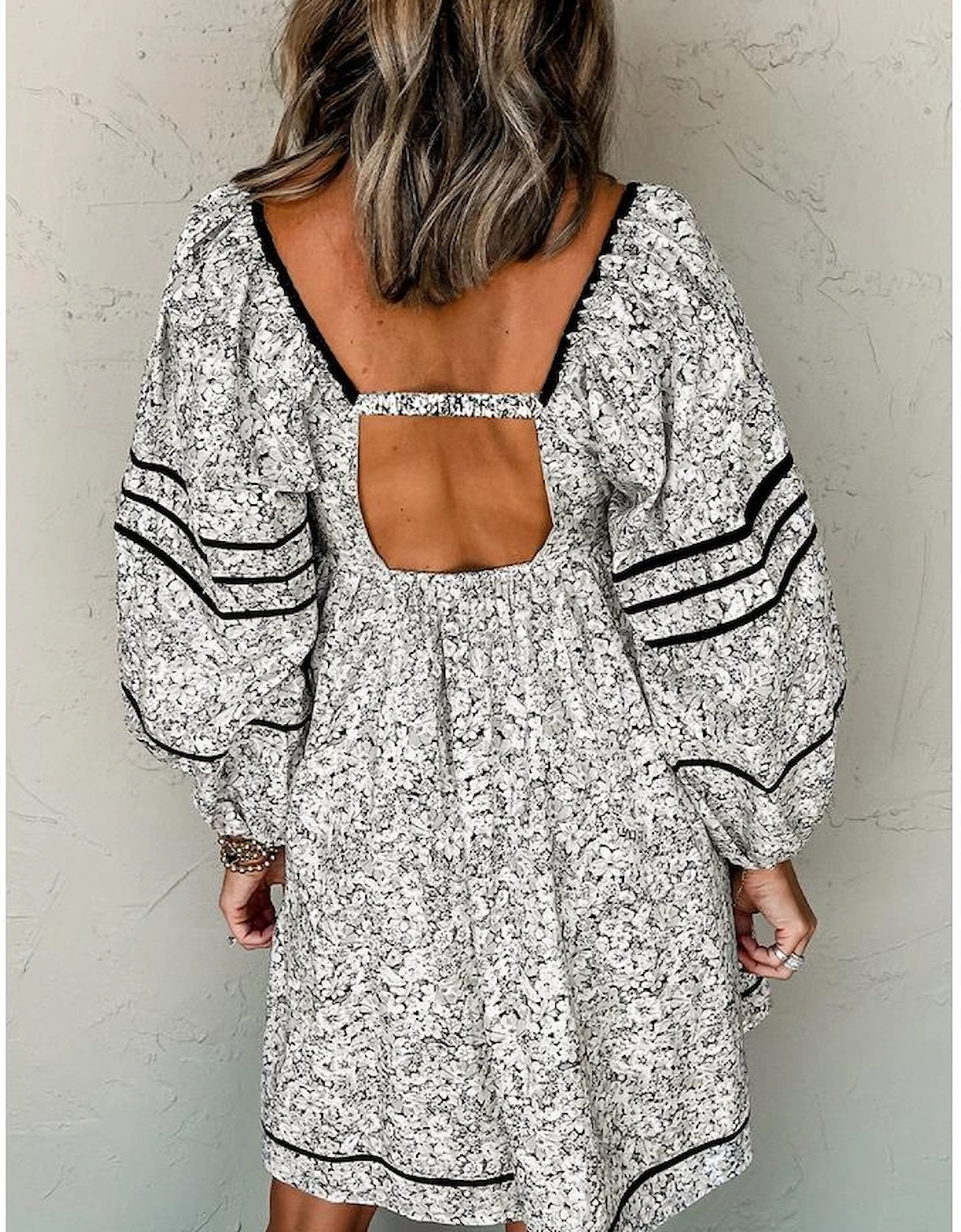 Gray Floral Print Open Back Balloon Sleeve Square Neck Mini Dress