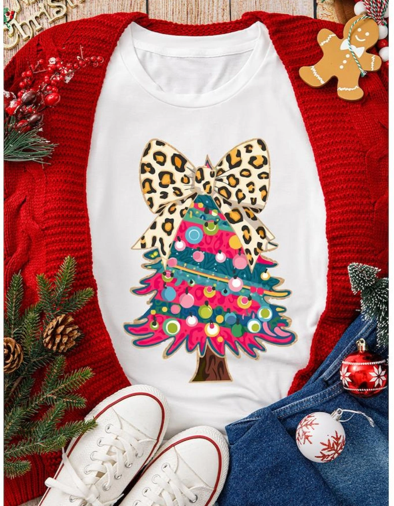 White Leopard Bow Decor Christmas Tree Graphic Crew Neck Tee