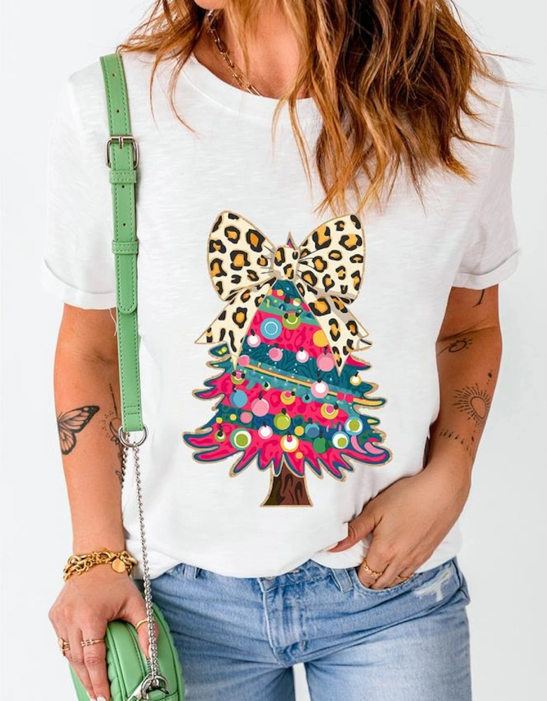White Leopard Bow Decor Christmas Tree Graphic Crew Neck Tee
