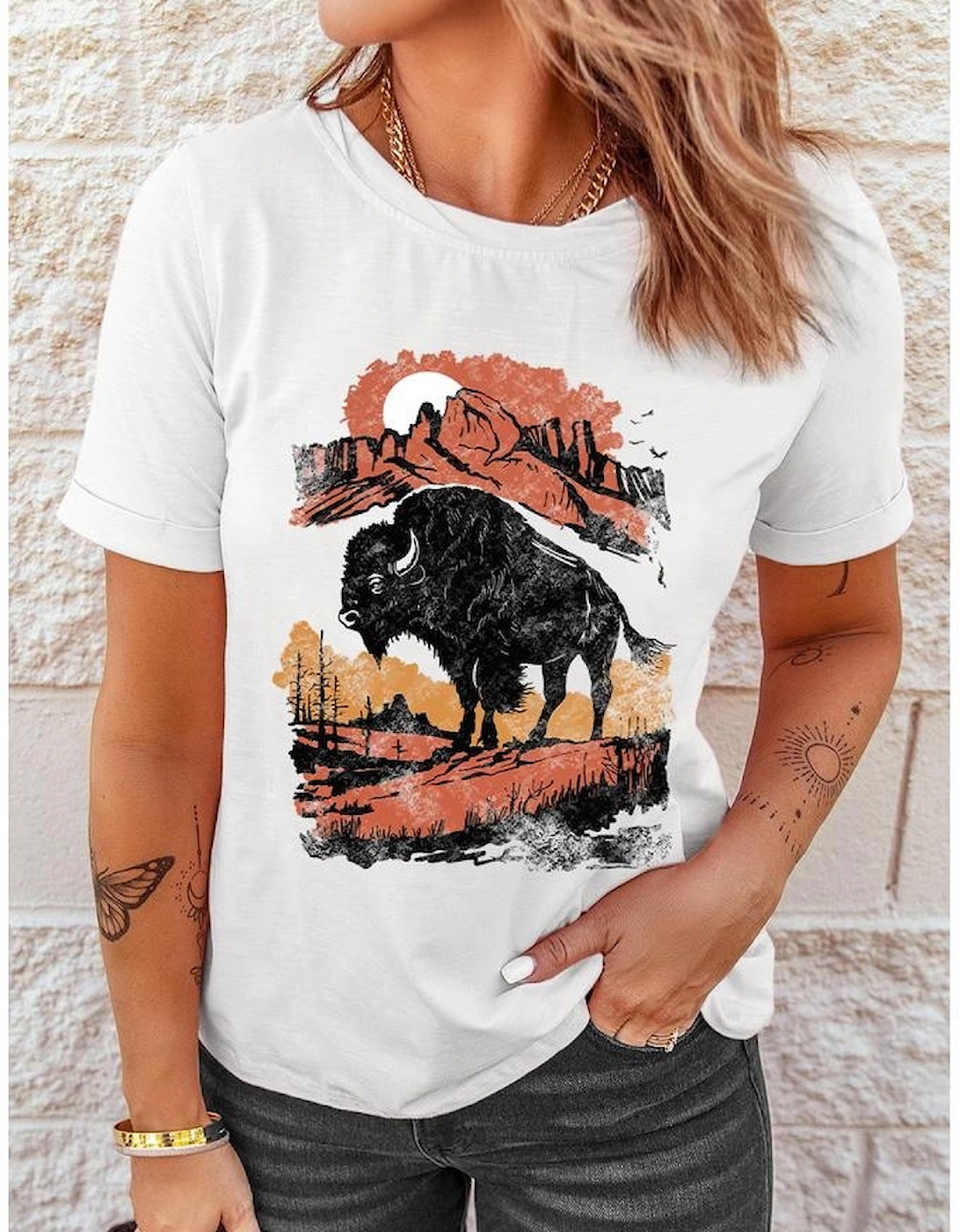 White Western Buffalo On Plains Graphic Crew Neck Tee