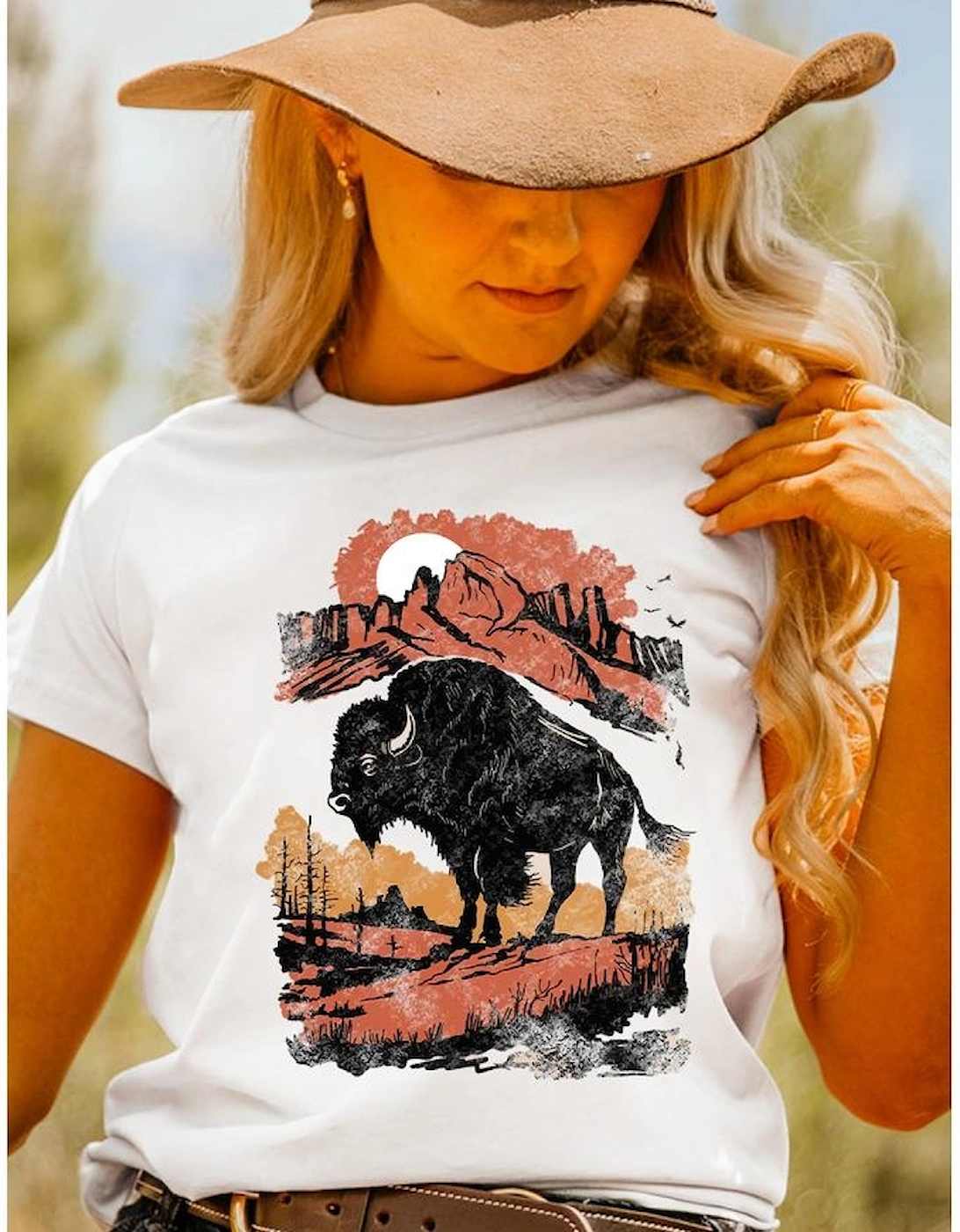 White Western Buffalo On Plains Graphic Crew Neck Tee