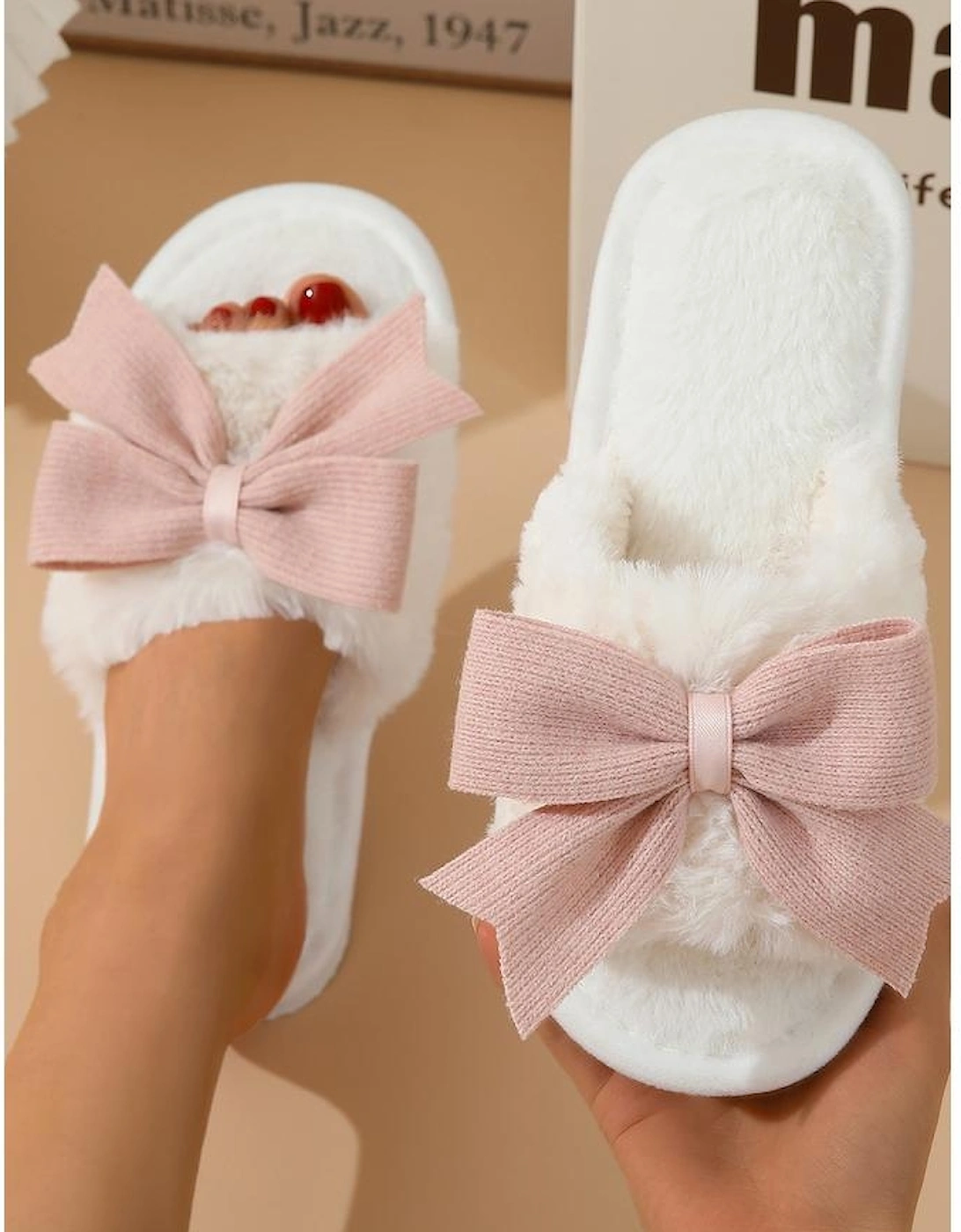 White Bow Knot Decor Open Toe Plush Slippers