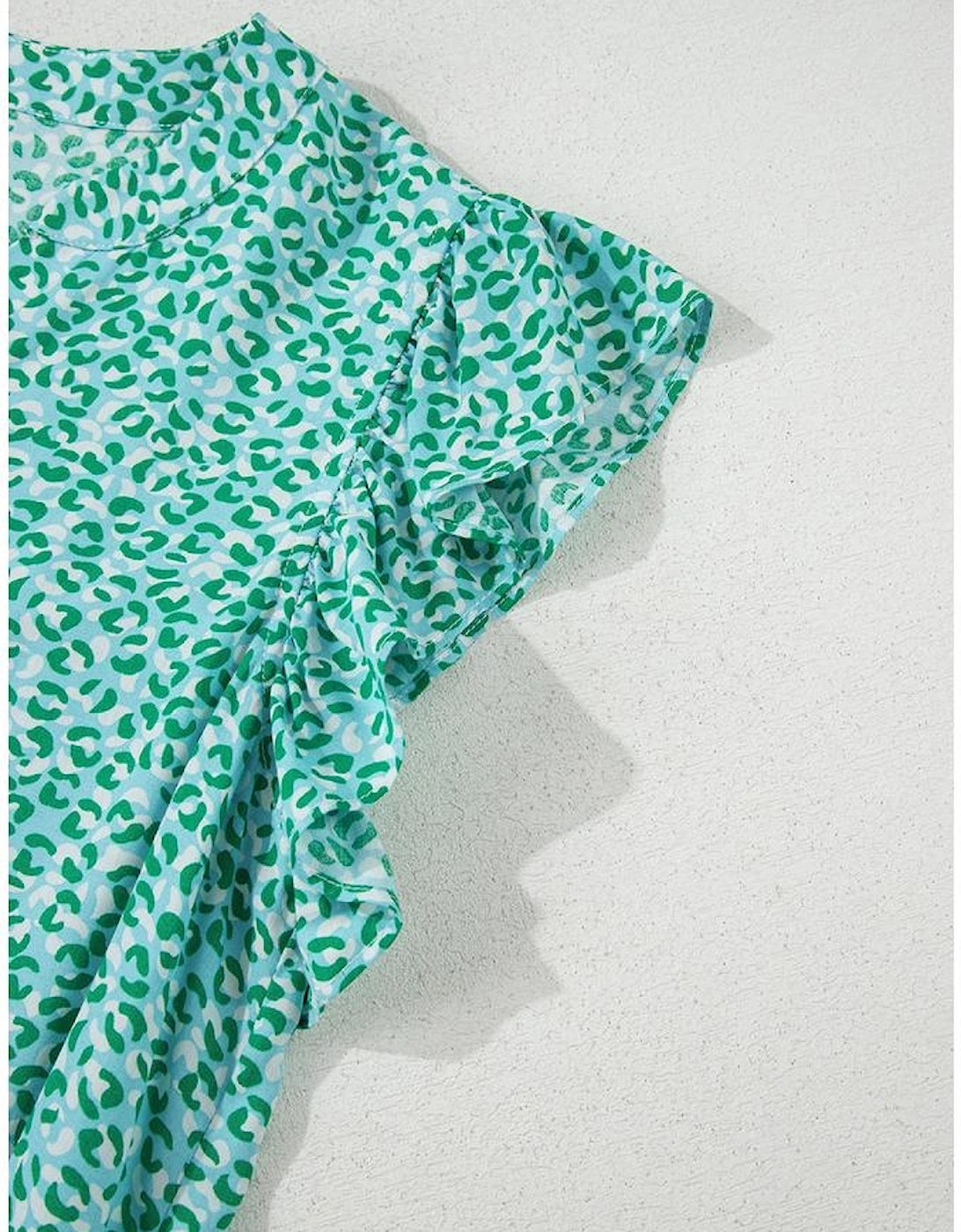 Green Notched V Neck Leopard Ruffle Short Sleeve Blouse