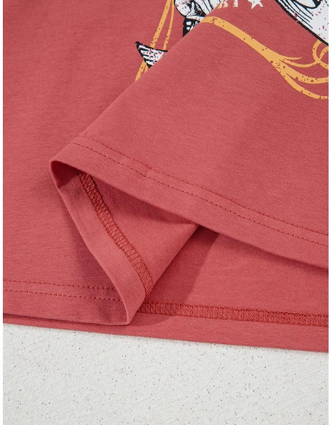 Mineral Red Nashville Music City Graphic Retro Fashion Tee