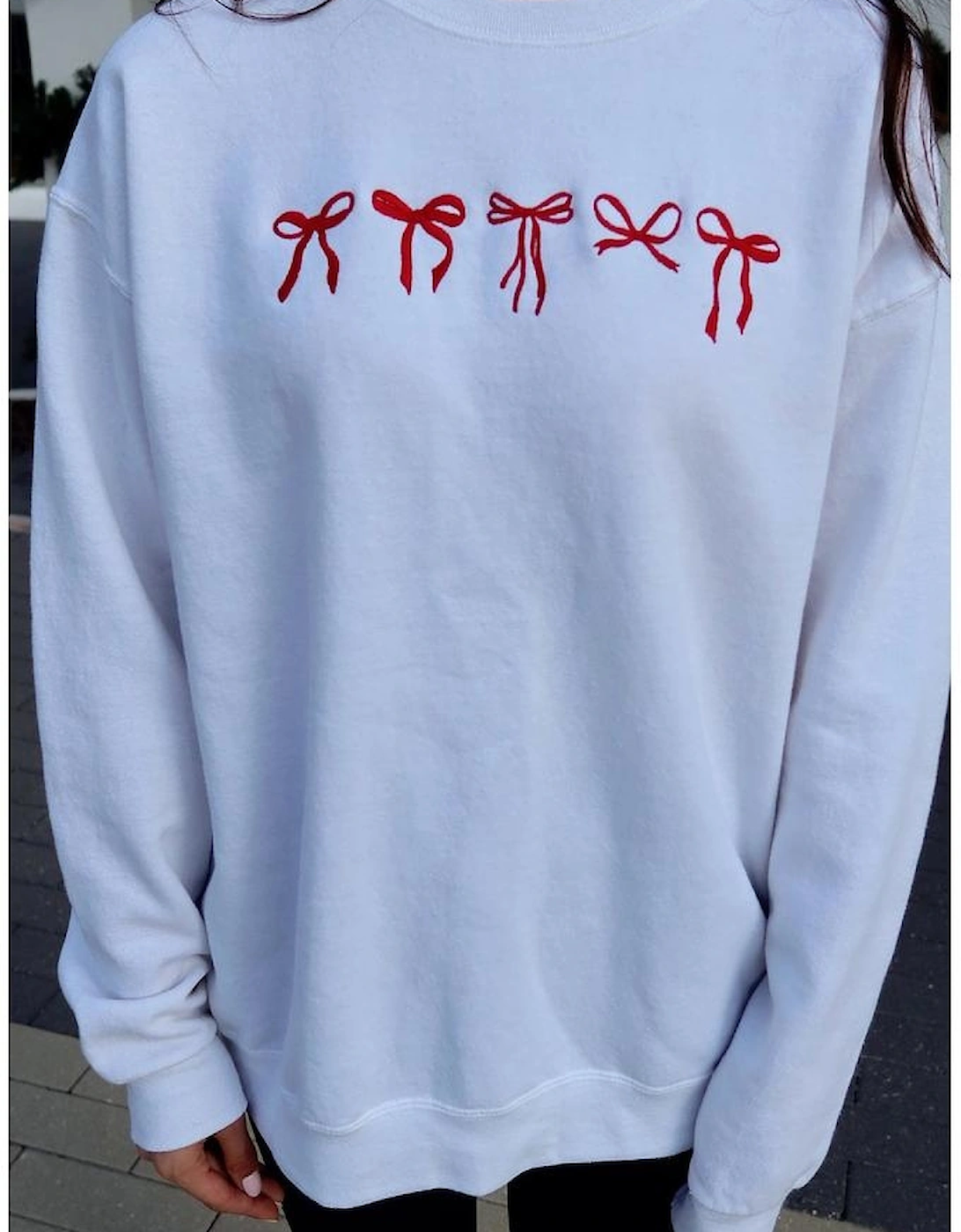 White Diverse Bow Embroidery Drop Shoulder Sweatshirt
