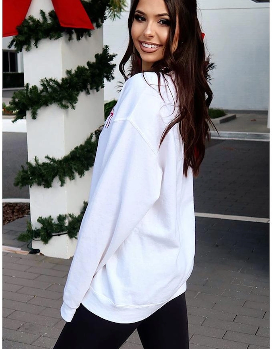 White Diverse Bow Embroidery Drop Shoulder Sweatshirt