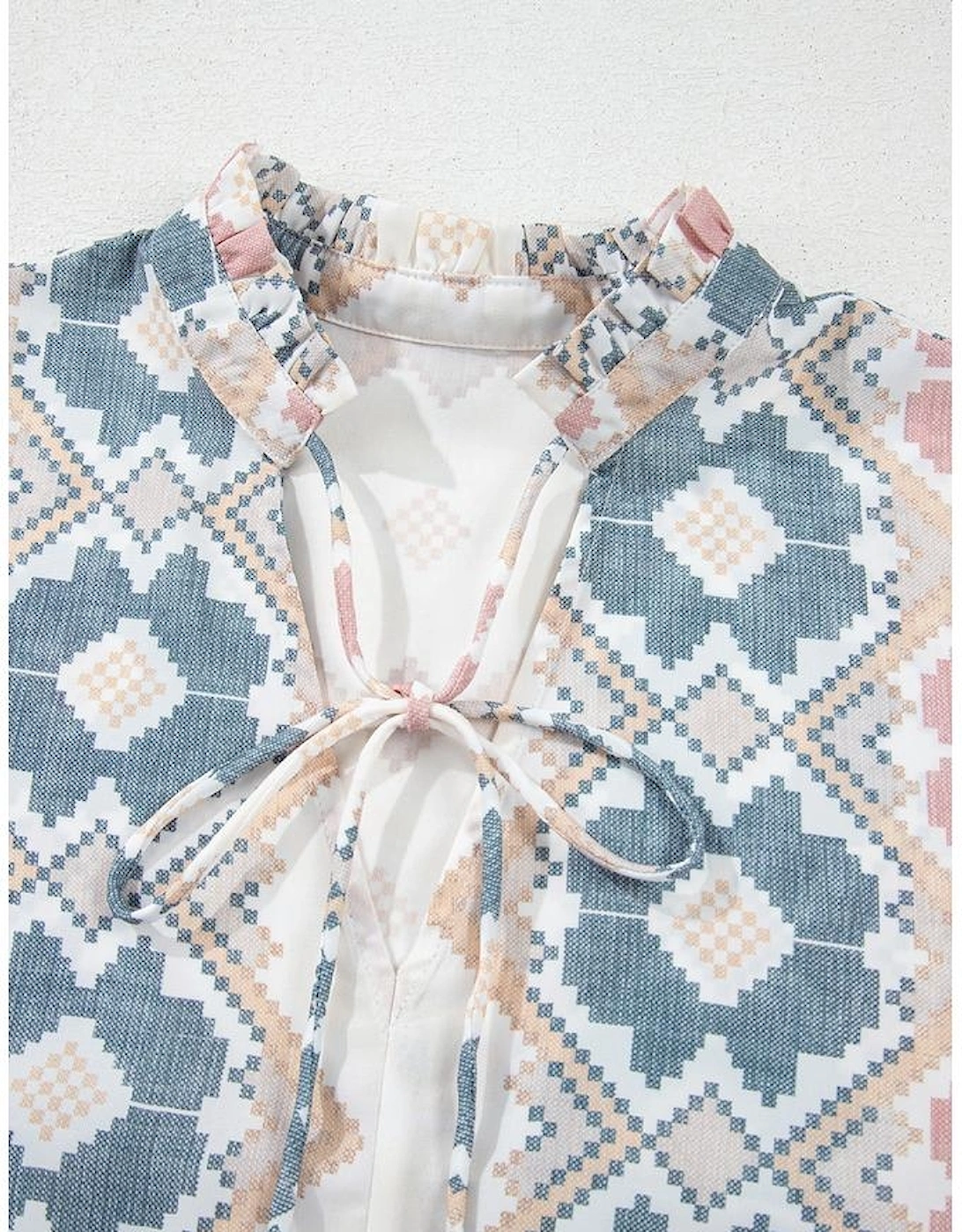 Khaki Geometric Print Tassel Tie Split Neck Balloon Sleeve Blouse