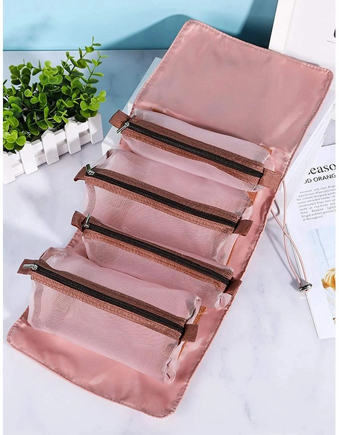 Pink Leegoo Detachable 4-in-1 Foldable Makeup Bag