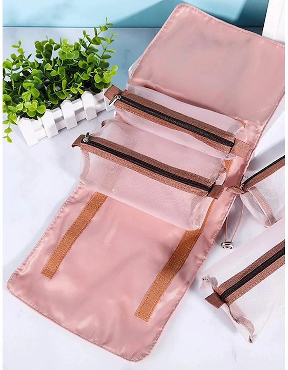 Pink Leegoo Detachable 4-in-1 Foldable Makeup Bag