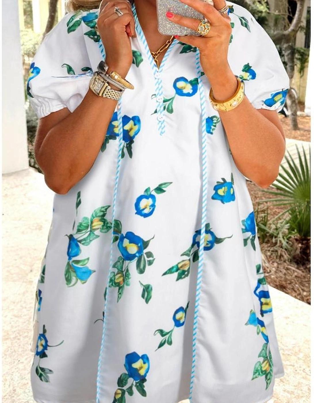 White Plus Size Floral Short Puff Sleeve Contrast Tie V Neck Dress