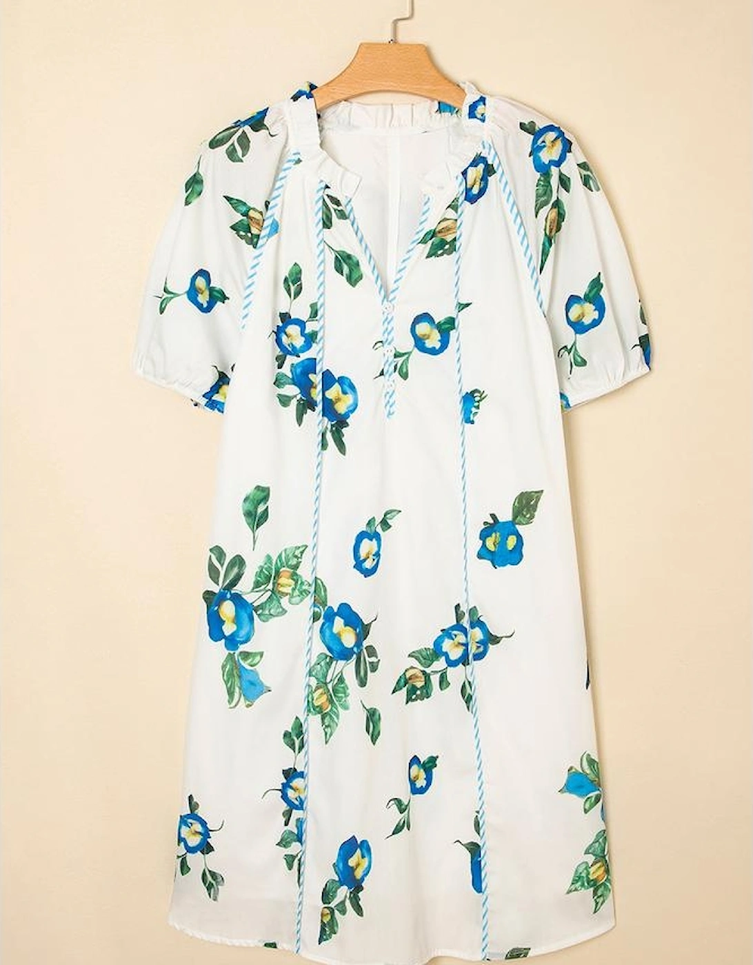 White Plus Size Floral Short Puff Sleeve Contrast Tie V Neck Dress