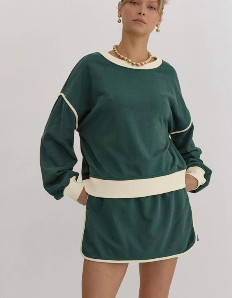 Evergreen Color Contrast Loose Pullover and Lace-up Waist Skort Set