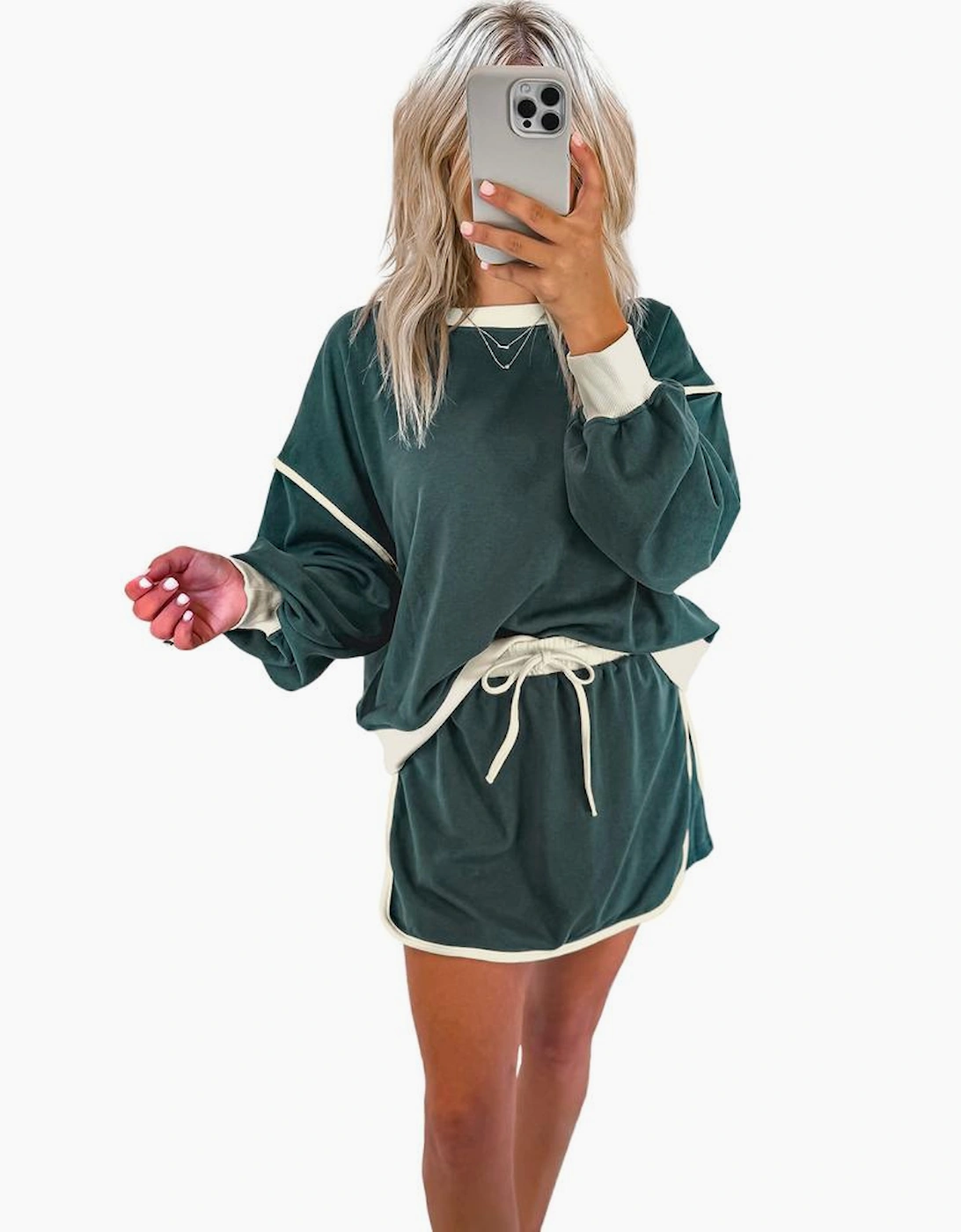 Evergreen Color Contrast Loose Pullover and Lace-up Waist Skort Set