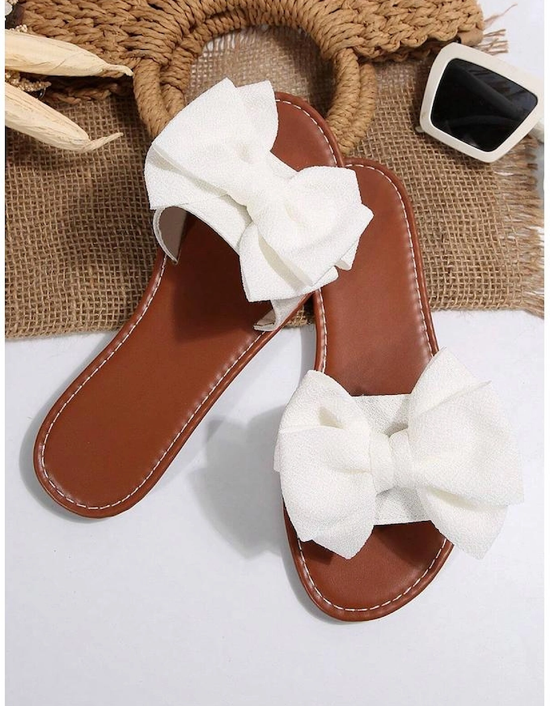 White Bow Knot Decor PU Leather Insole Flat Slippers