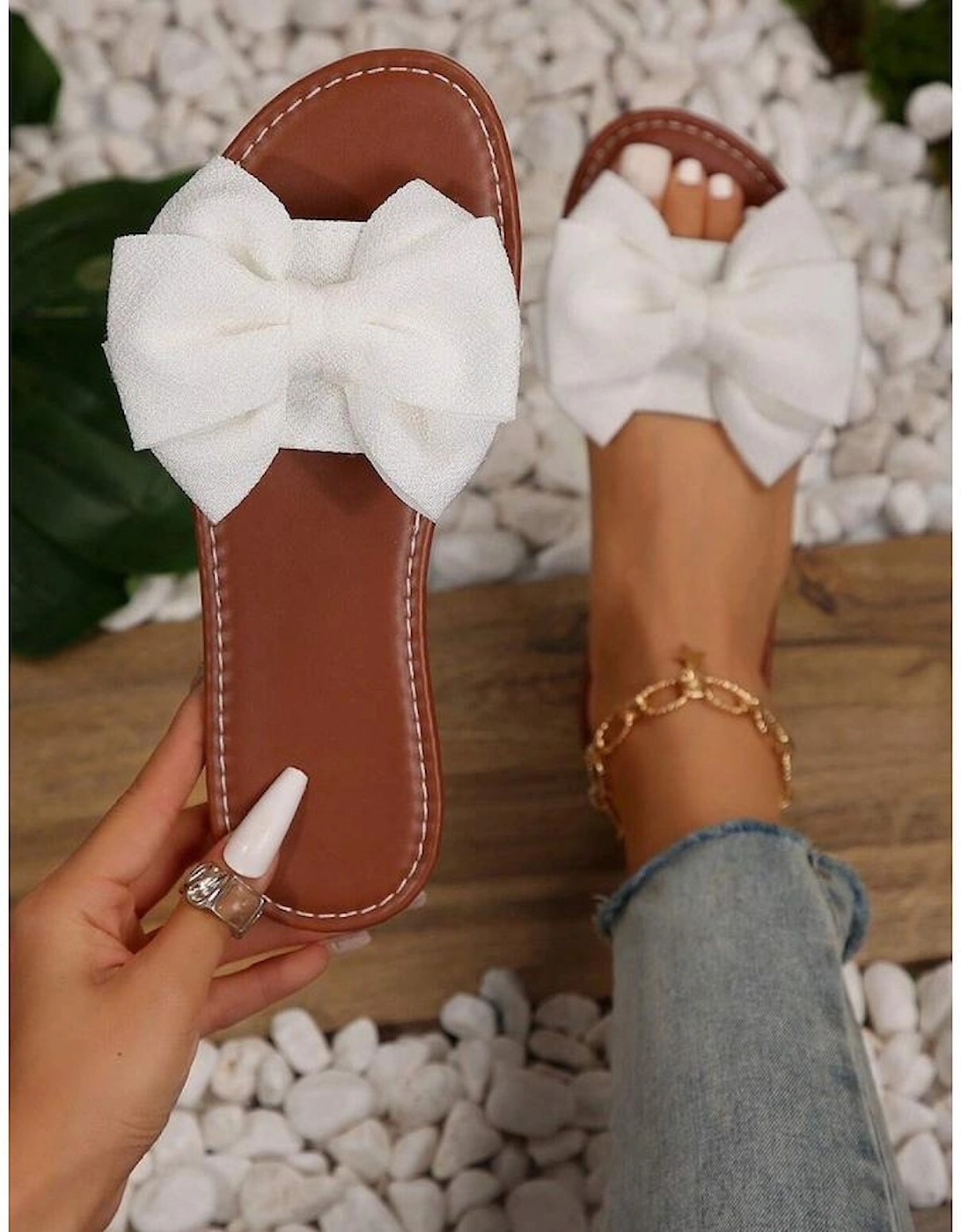 White Bow Knot Decor PU Leather Insole Flat Slippers