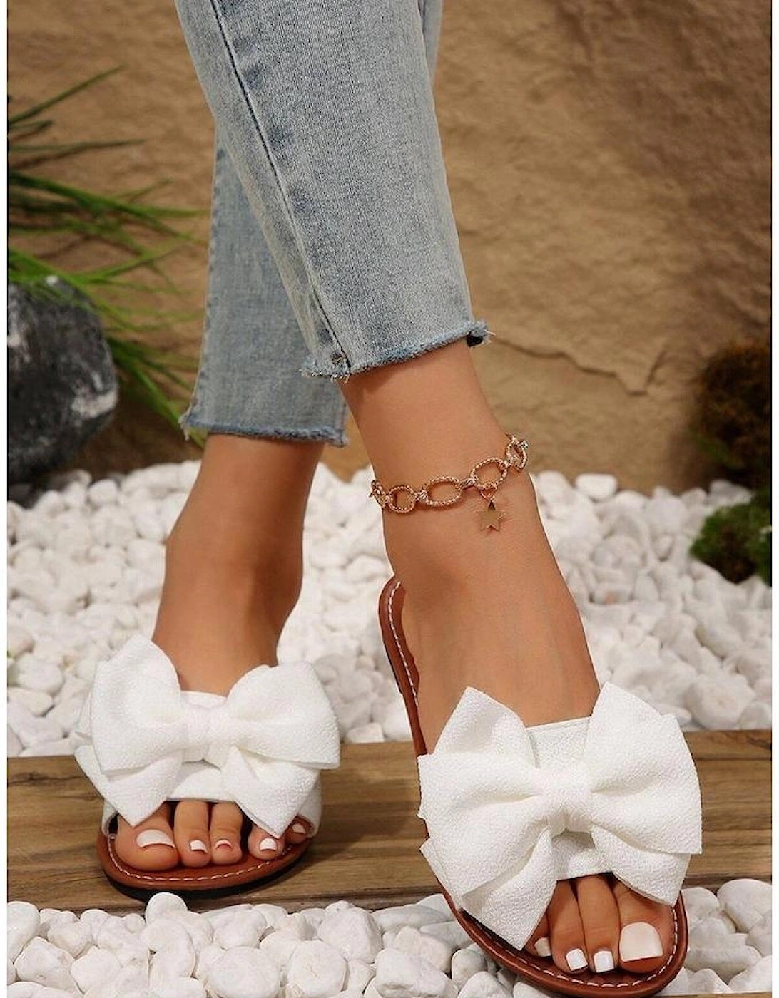 White Bow Knot Decor PU Leather Insole Flat Slippers