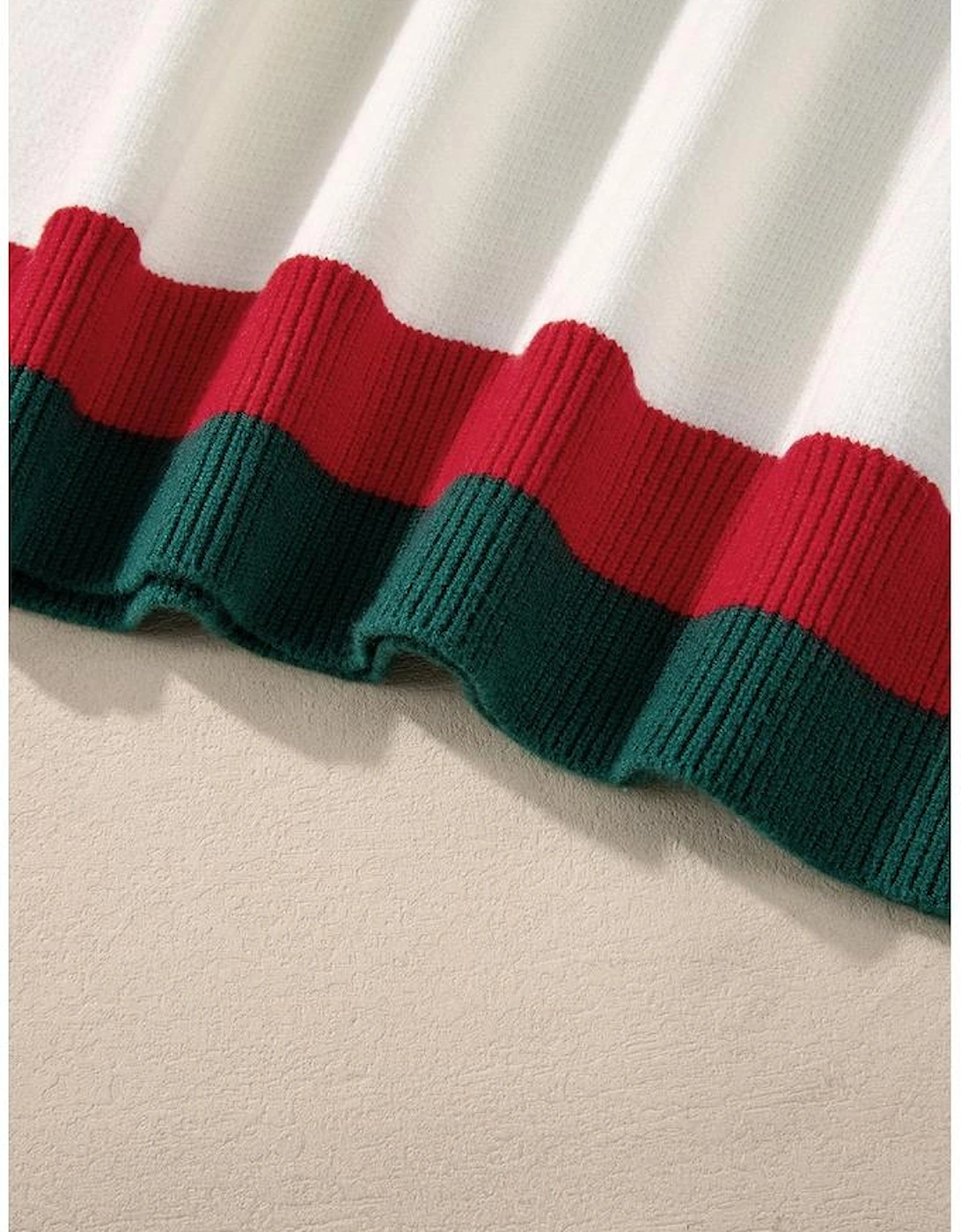 White Tinsel holly jolly Pattern Colorblock Edge Drop Shoulder Plus Size Sweater