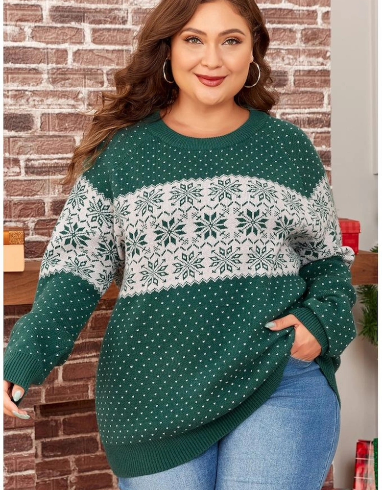 Green Christmas Snowflake Pattern Drop Shoulder Plus Size Sweater