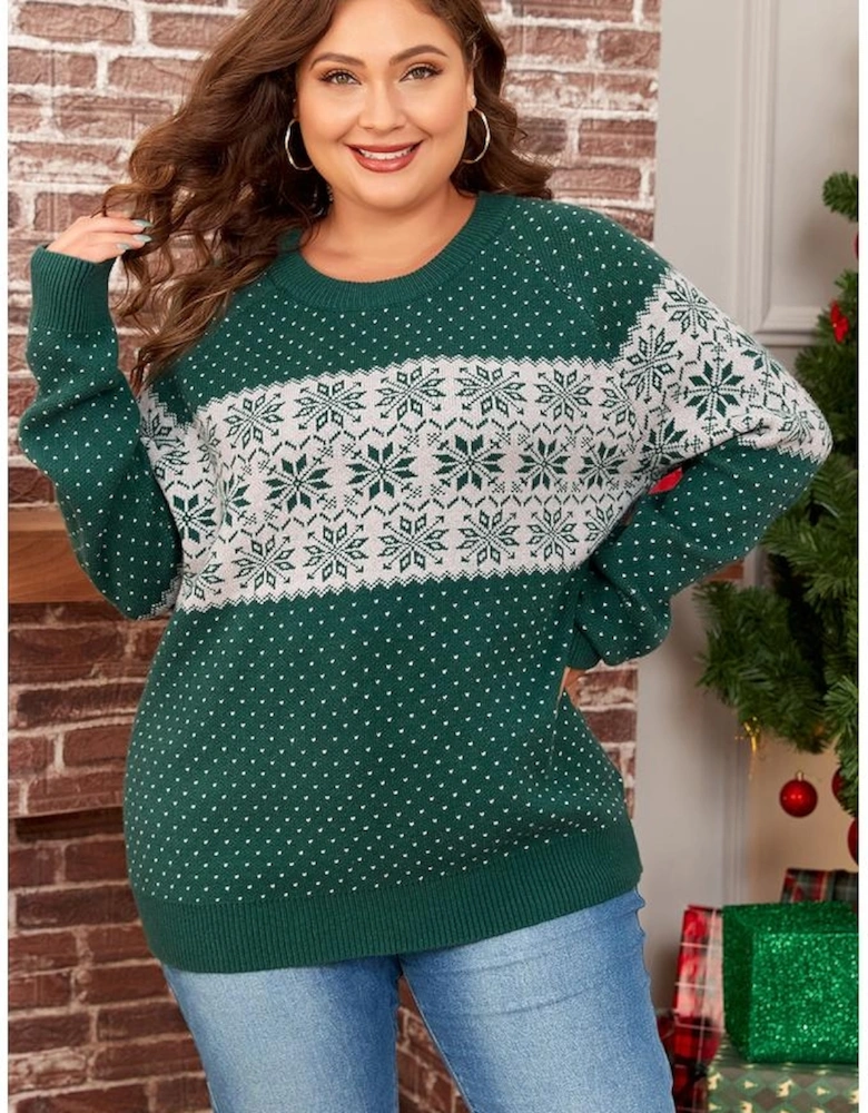 Green Christmas Snowflake Pattern Drop Shoulder Plus Size Sweater