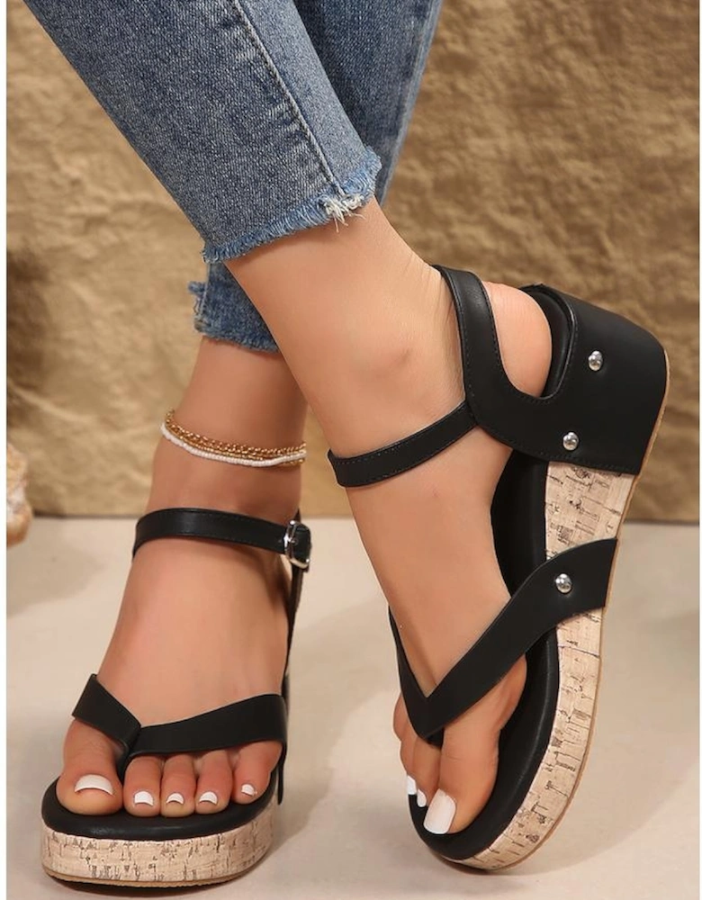 Black Flip-flops Design Faux Leather Wedge Sandals
