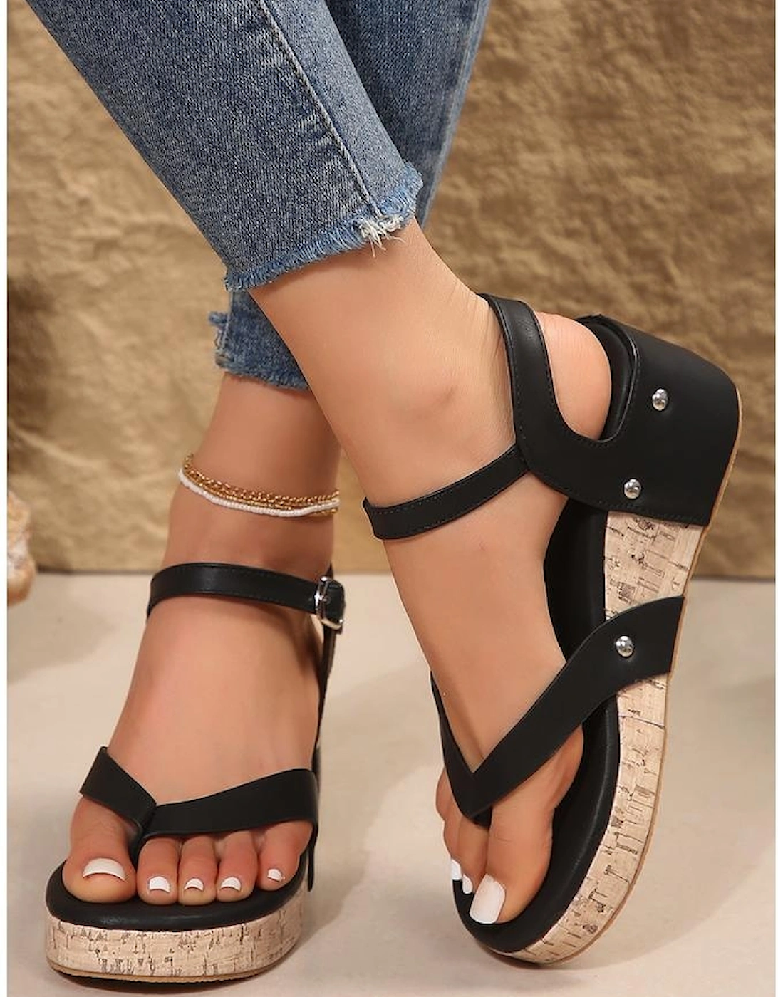 Black Flip-flops Design Faux Leather Wedge Sandals