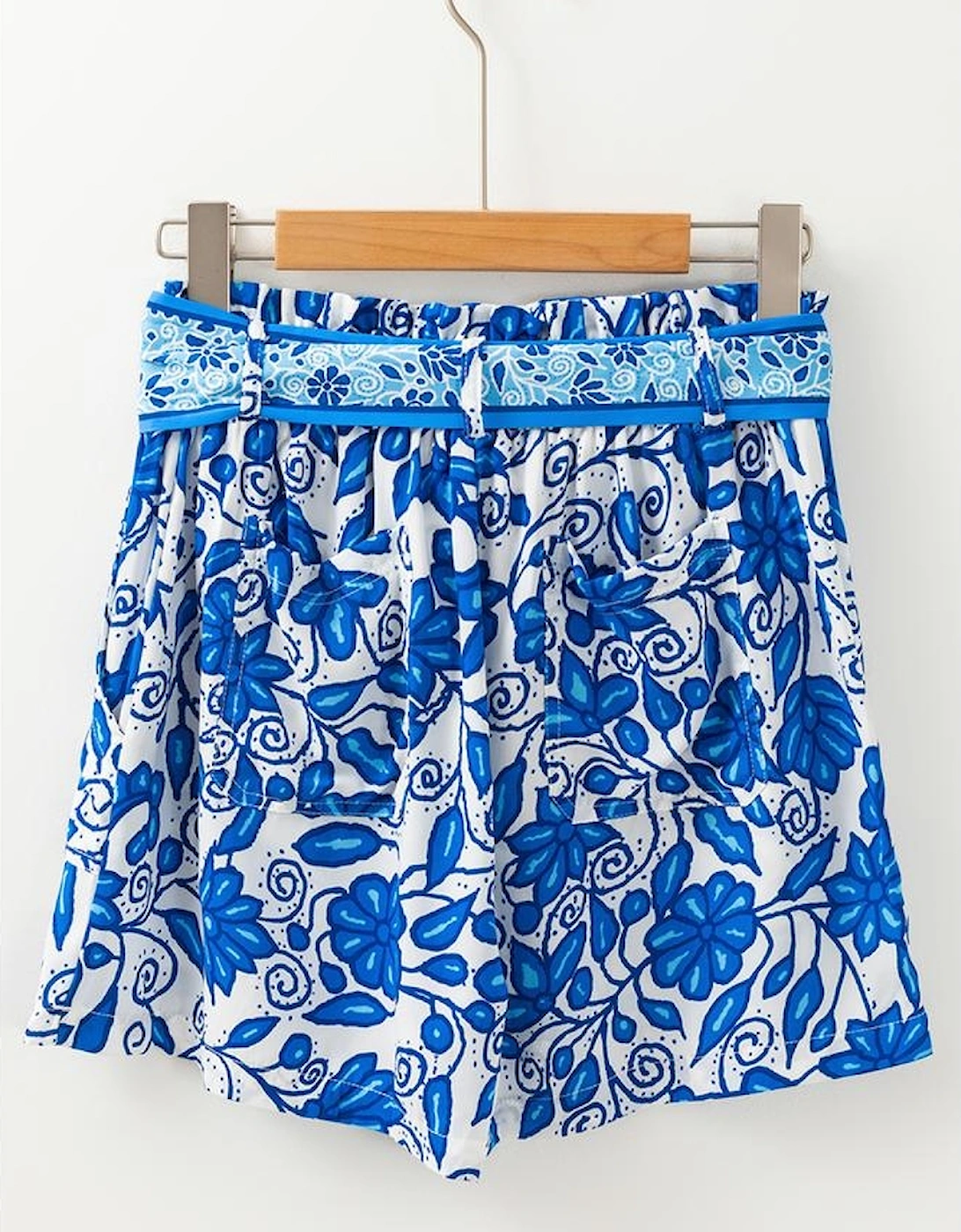 Blue Floral Print Pocketed Front Knot High Waist Casual Shorts