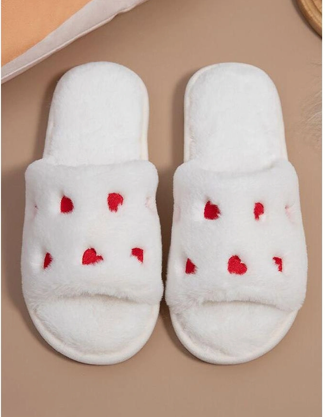 Azura Exchange White Valentines Heart Embroidered Fuzzy Winter House Slippers