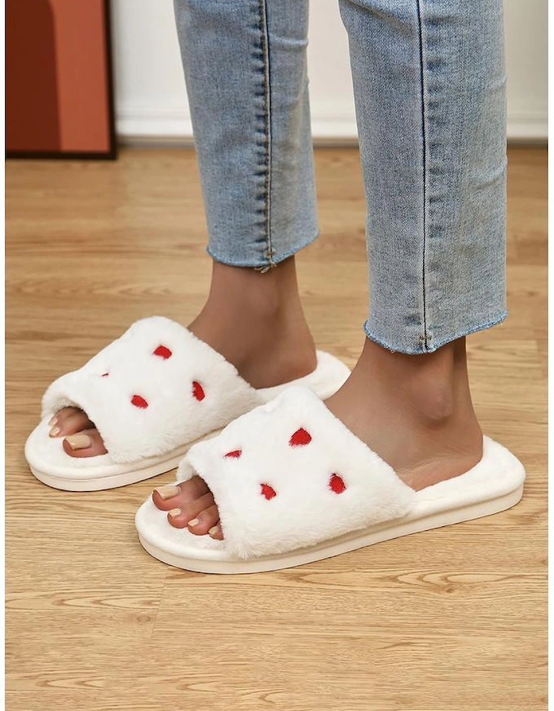 Azura Exchange White Valentines Heart Embroidered Fuzzy Winter House Slippers