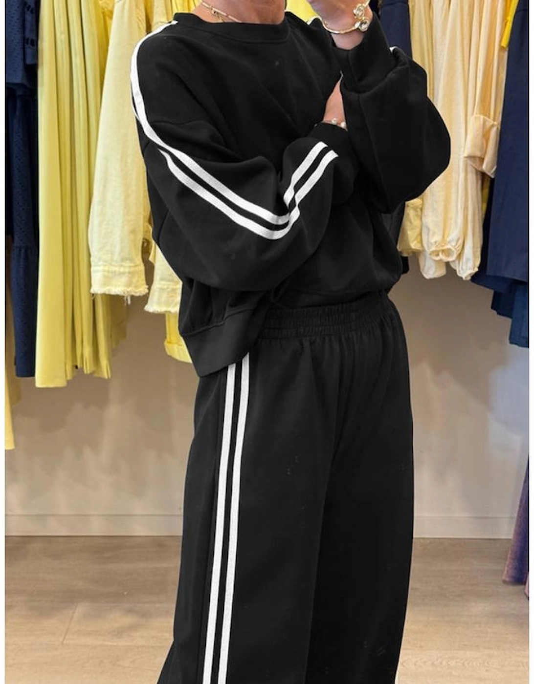 Black Varsity Striped Detail Crewneck Pullover Elastic Sweatpants 2pcs Outfit