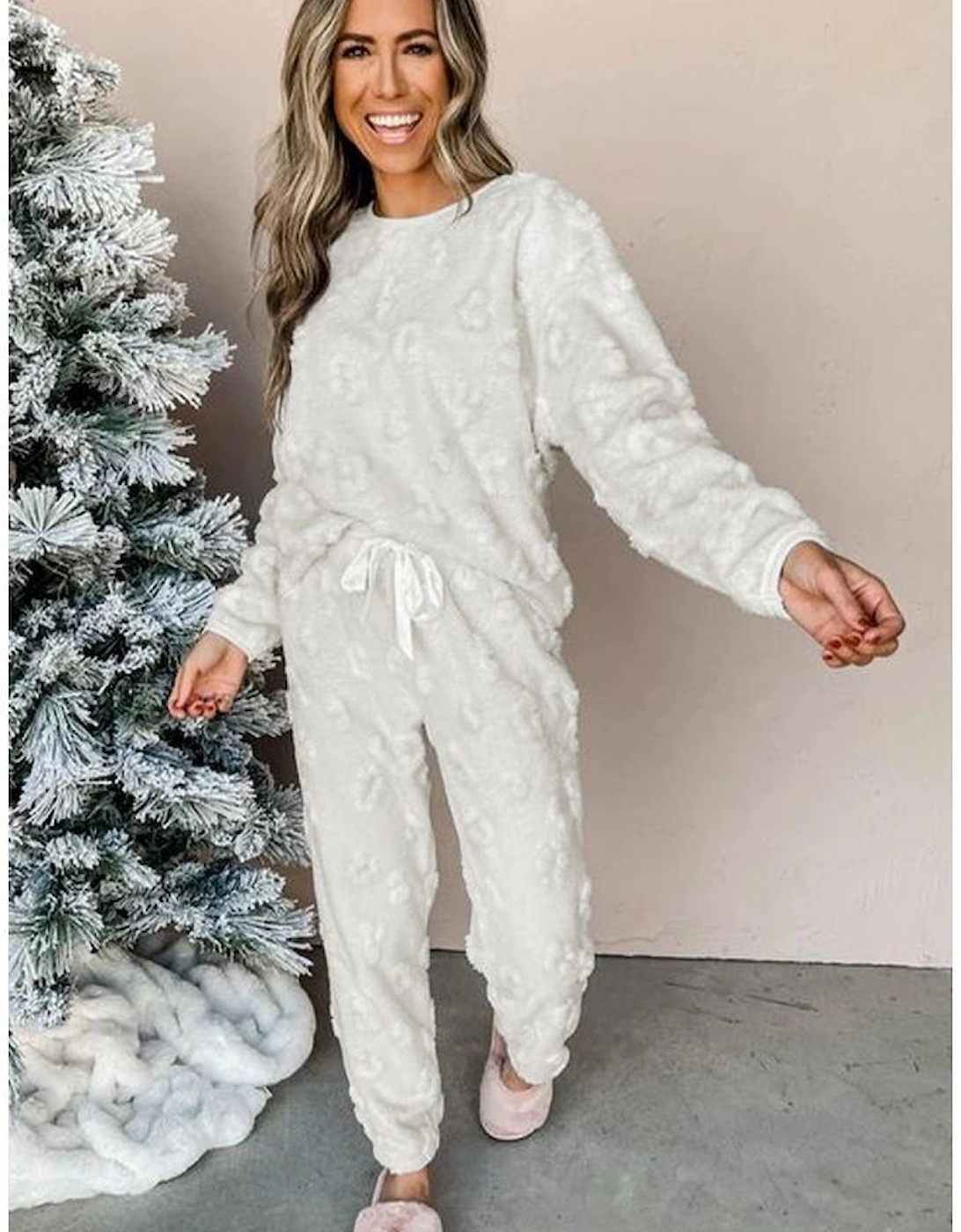 Light Grey Leopard Textured Loose Fit Fleece Lounge Set, 12 of 11