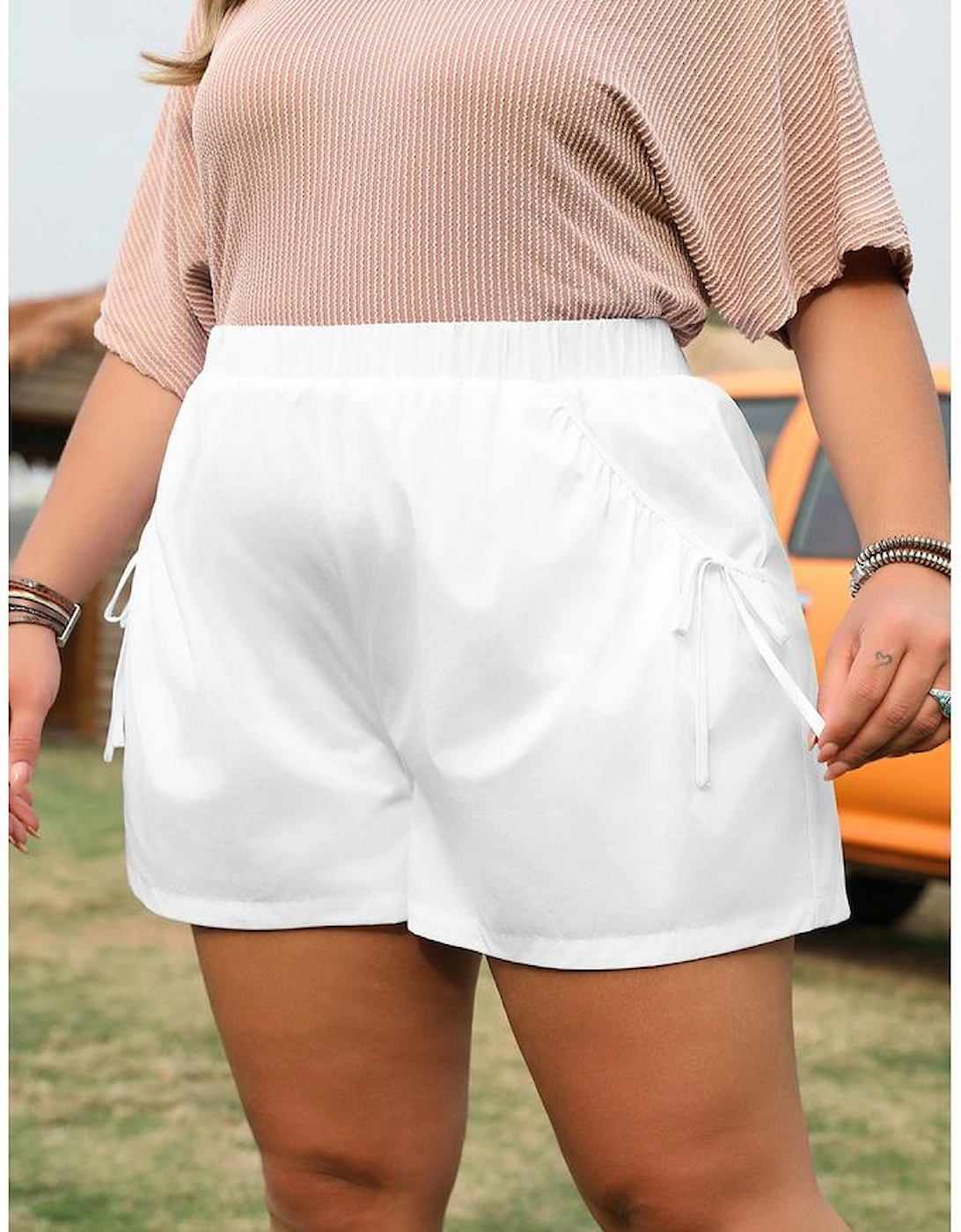 White Bow Decor Pockets Plus Size Shorts