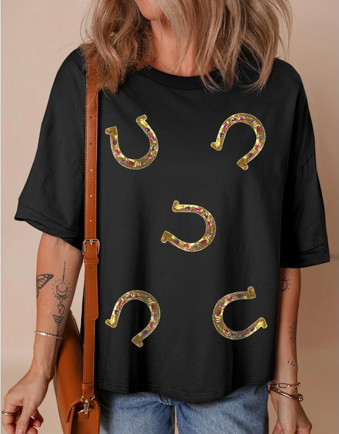 Black Western Shiny Horseshoes Pattern High Low Hem Casual T Shirt