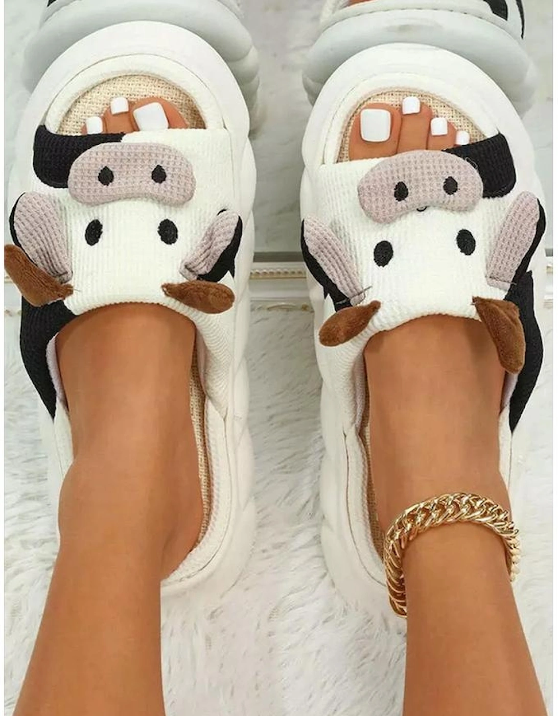 Azura Exchange Bright White Cute Cow Pattern Open Toe Slippers