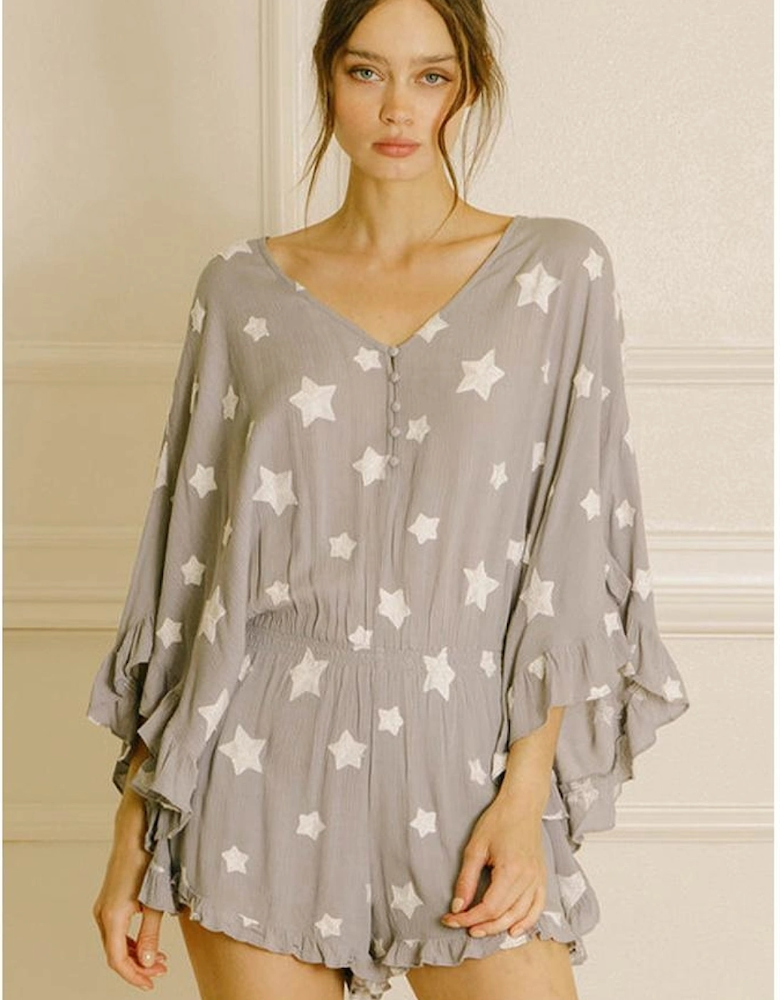 Gray Star Print Crinkle Textured Kimono Ruffle Sleeve Romper