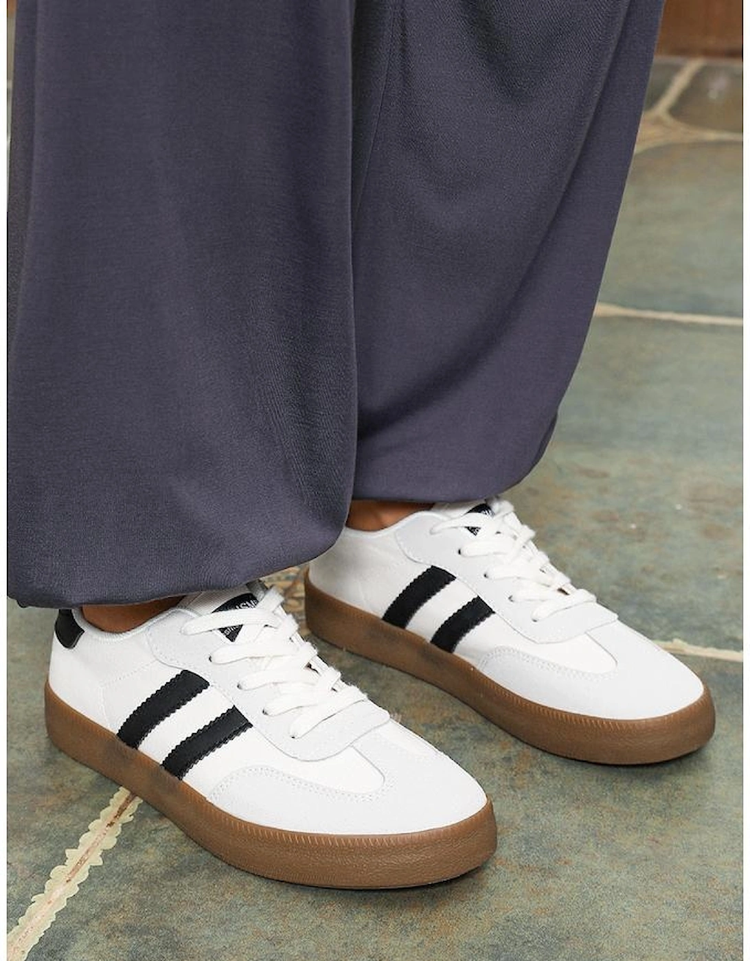White Striped Lace-up Flat Sneakers