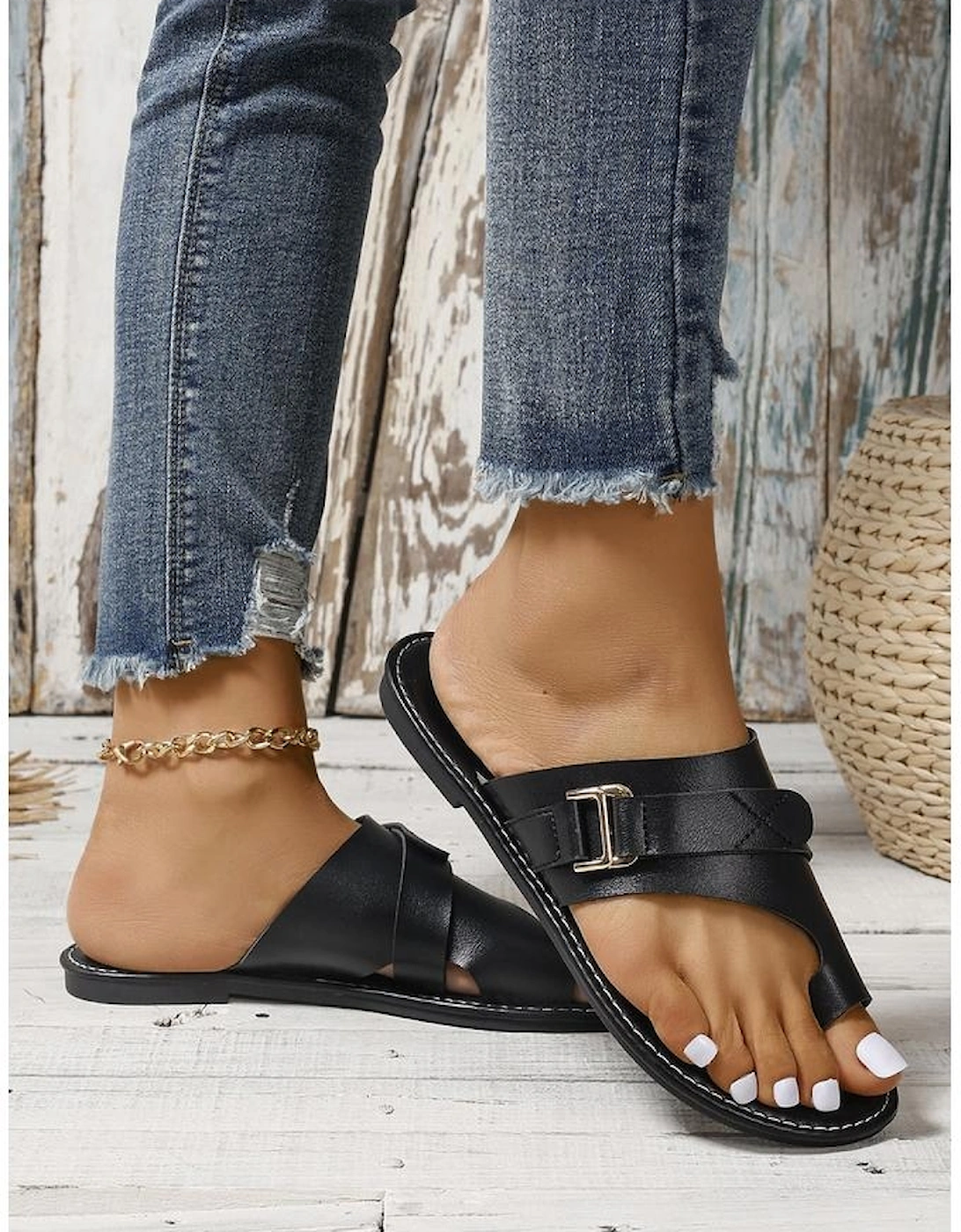 Black Toe Ring Flat Sandal Slippers