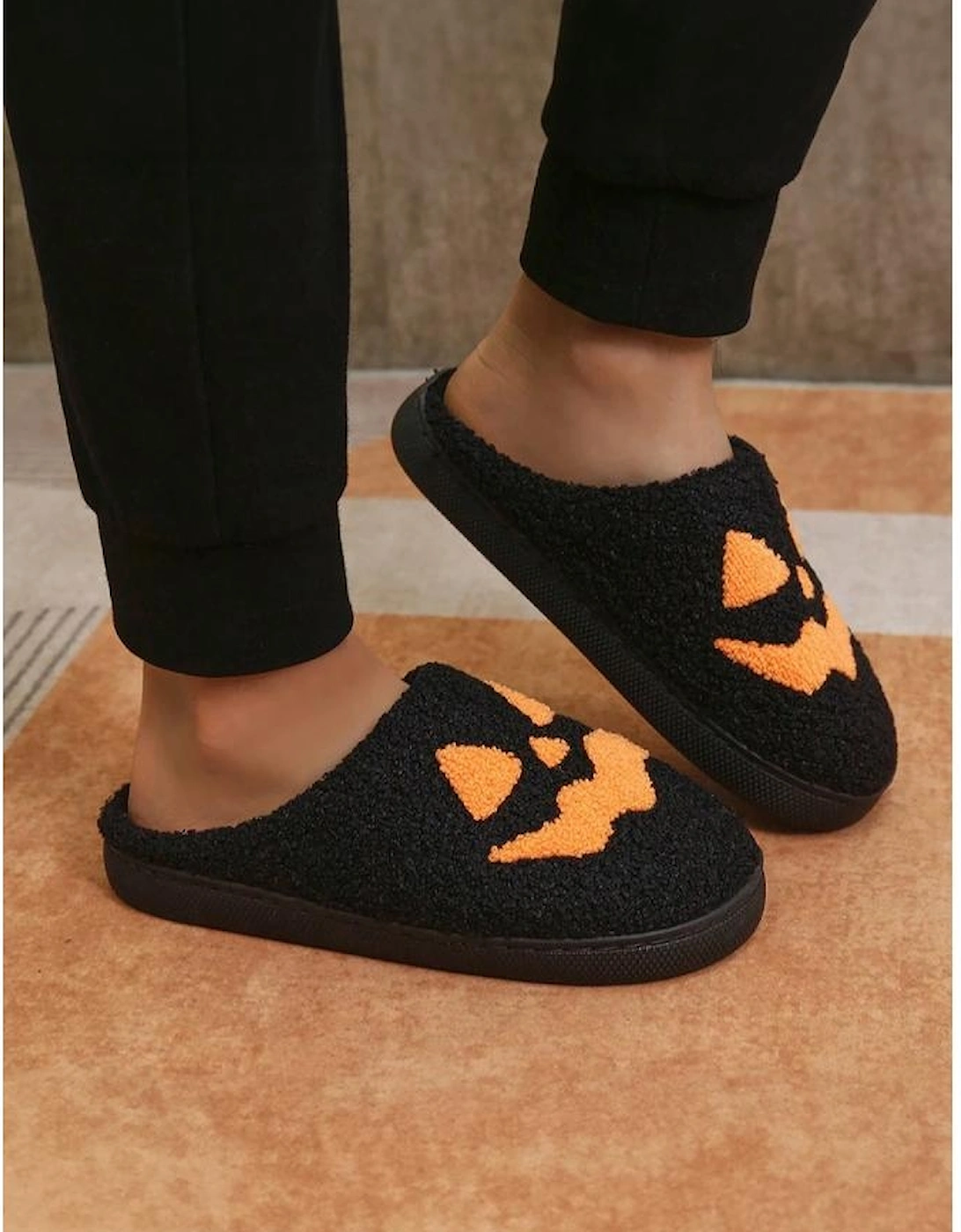 Black Halloween Pumpkin Face Graphic Plush Slippers